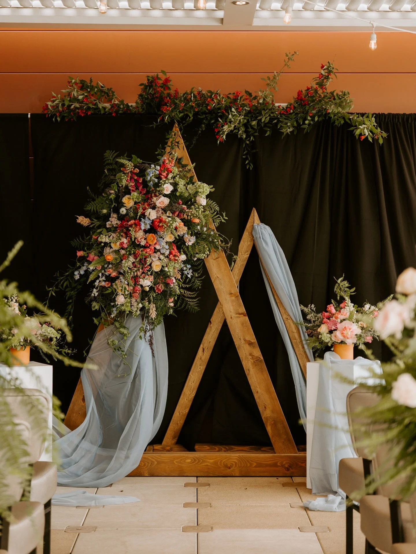 Been busy with client meetings and working on mood boards and design plans lately. It is making me itch to get to the real in-person designs! Wedding season is coming and I am excited!

#weddingseasoniscoming #behindthescenesprep #iowacityweddings #r