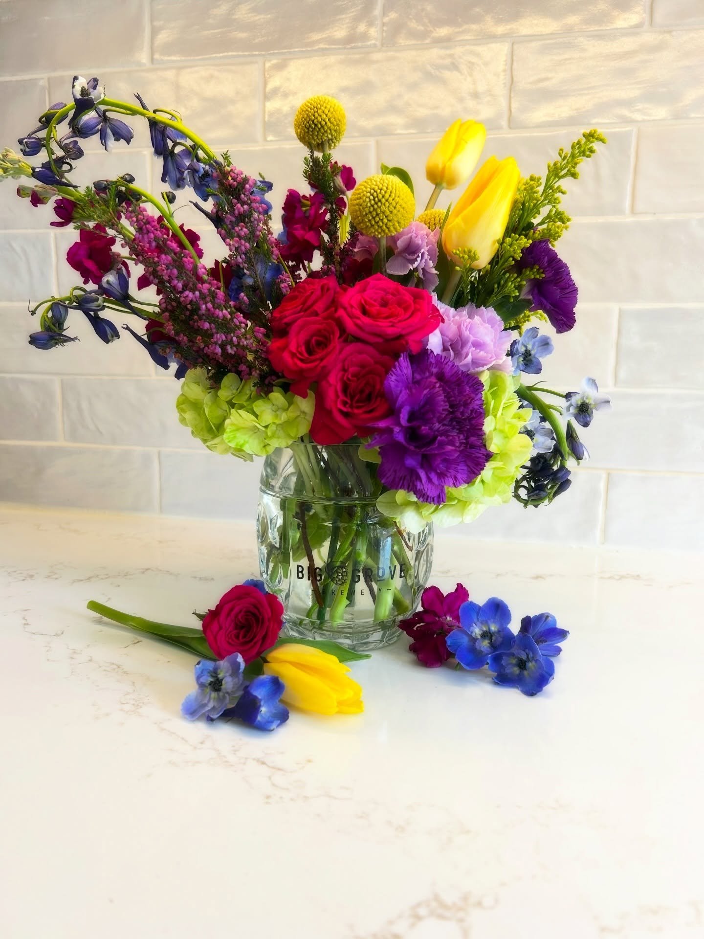 Celebrate Mom with an afternoon of blooms and brews! Join Radford Floral Design at Big Grove Iowa City on Saturday, May 9th from 1pm-3pm for a floral centerpiece workshop - That&rsquo;s right, I&rsquo;m your host!

Let&rsquo;s make something beautifu