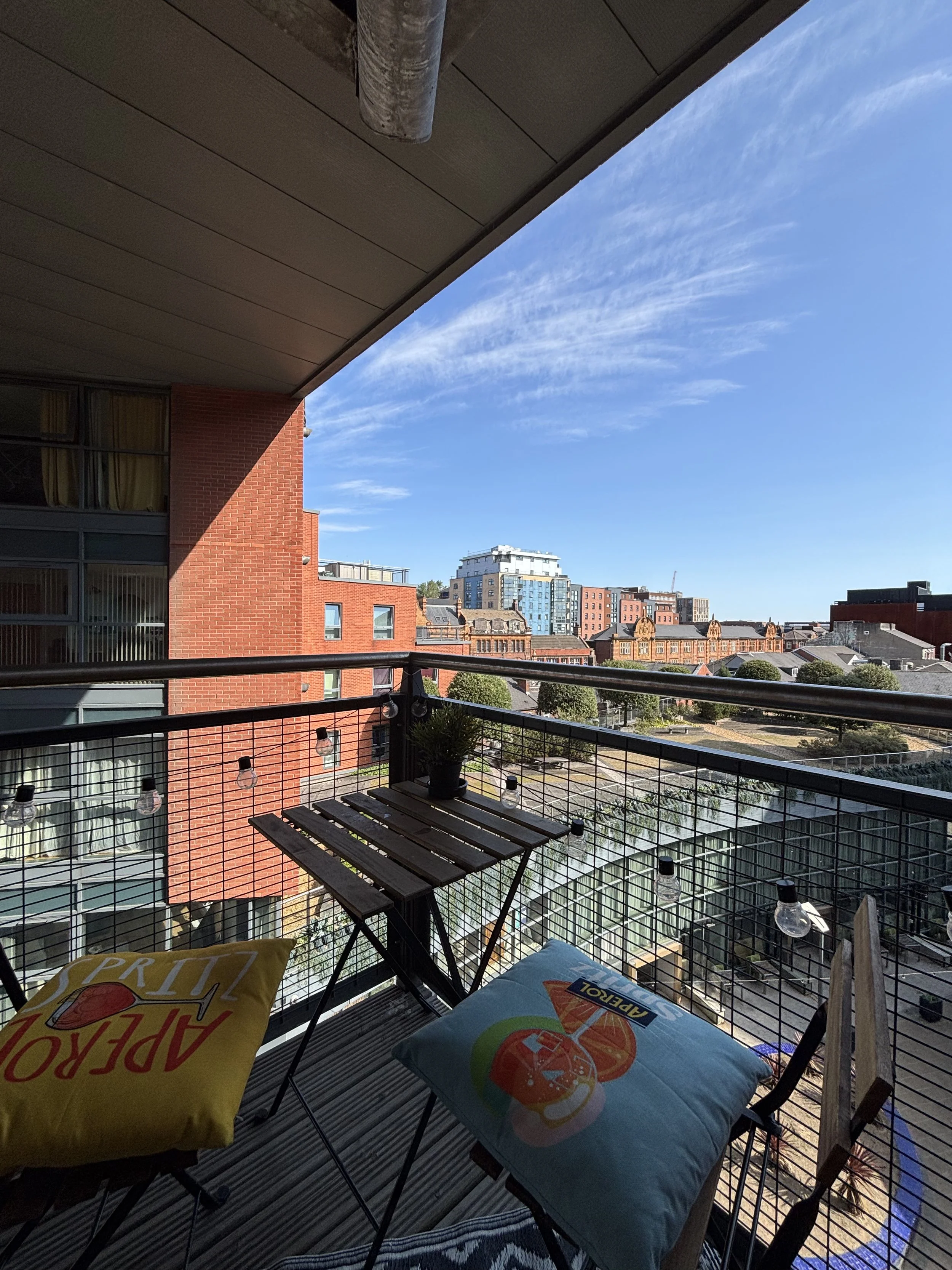 303 West One Plaza 1, City Centre