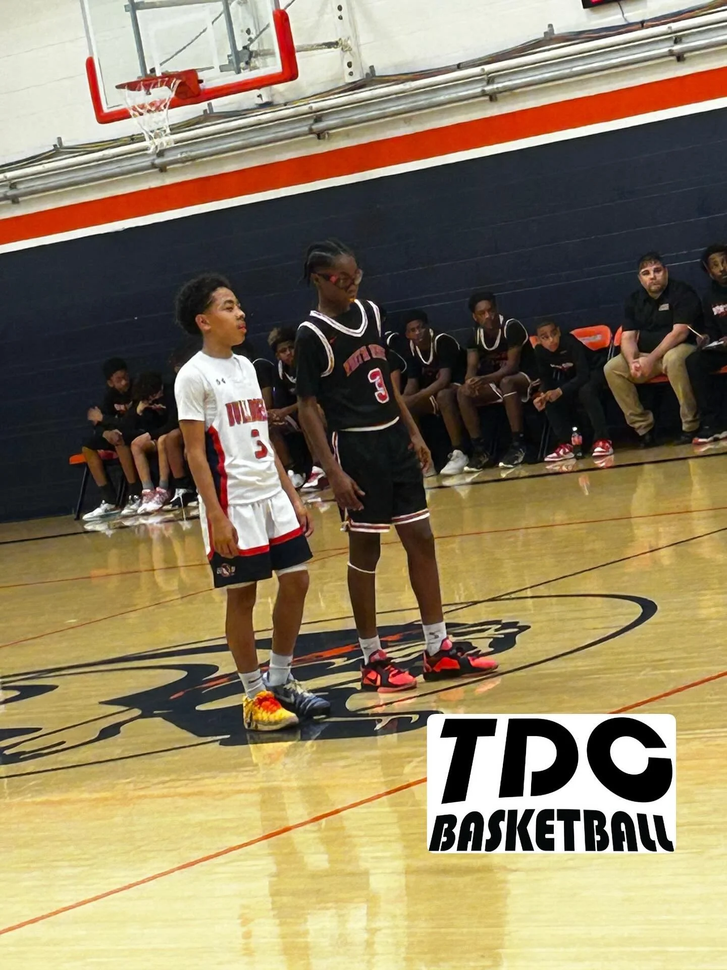 Shout out to Amari and Zac! We got to catch a good game last night and these boys worked hard. It&rsquo;s always a good experience to see AAU teammates go at each other in school ball. TDC family ❤️🏀

#teamdreamchasers #aau #basketball