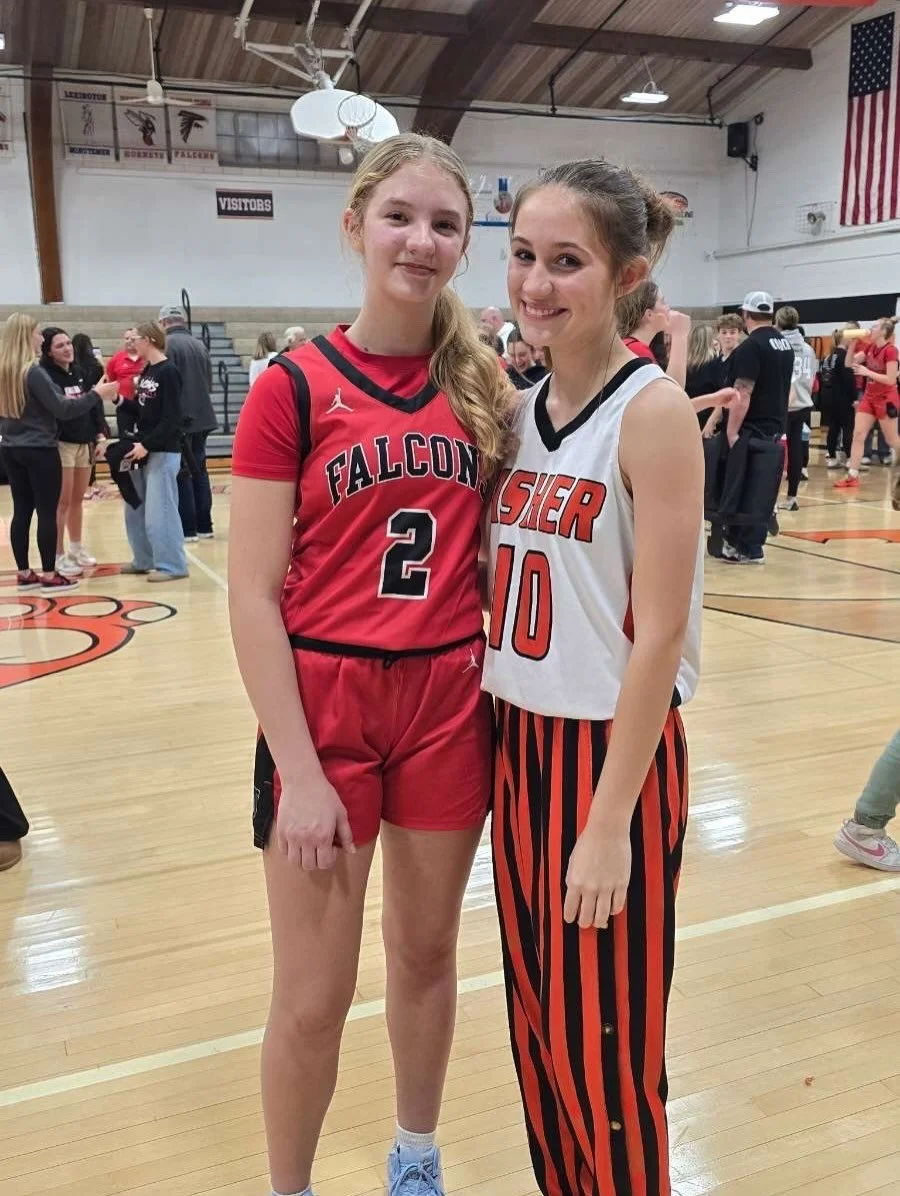 We love to see our TDC fam playing against each other! From teammates to rivals on the court, this is what it&rsquo;s all about. We have so many amazing players in our organization!

#family #teamdreamchasers #basketball