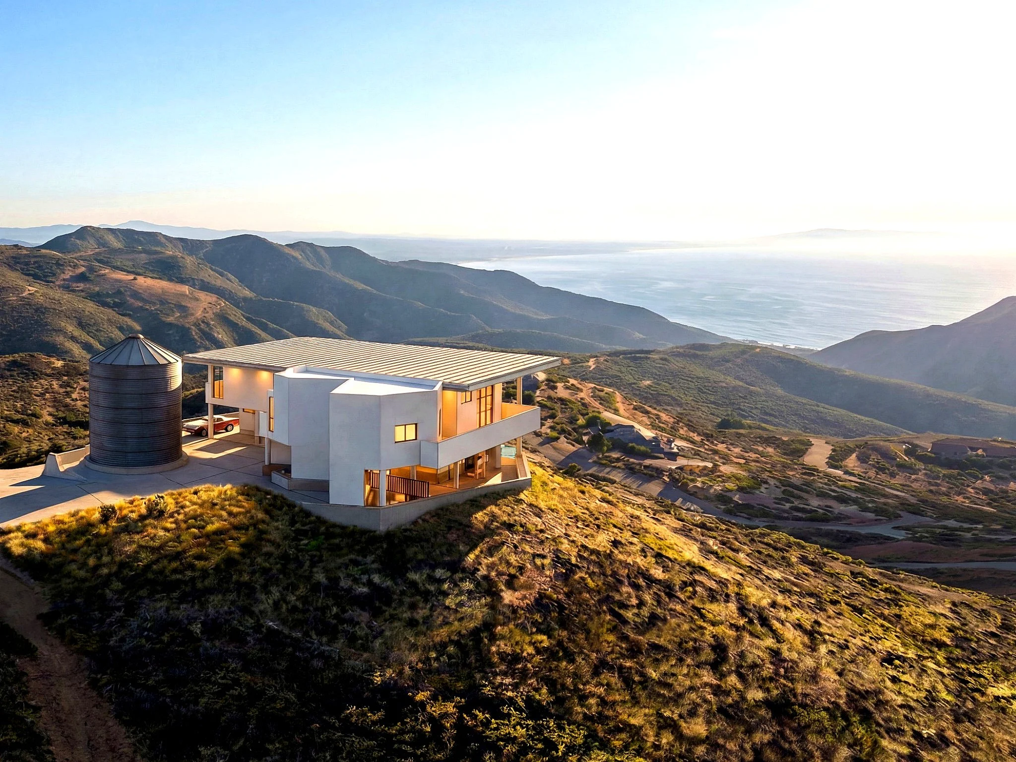 17.0 MLS_Brokerage_Luxury_Image17_2048x1536.jpg