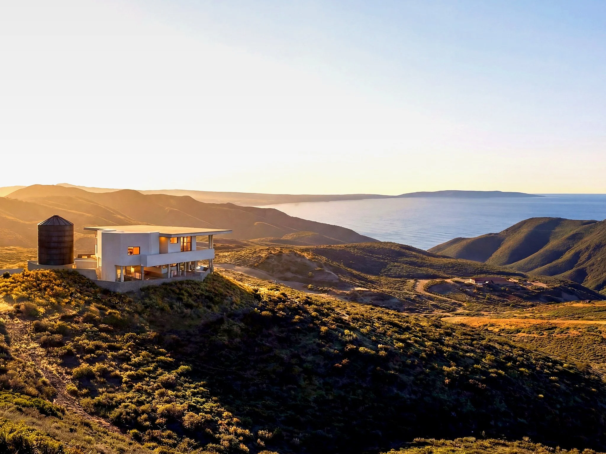 7.0 MLS_Brokerage_Luxury_Image7_2048x1536.jpg