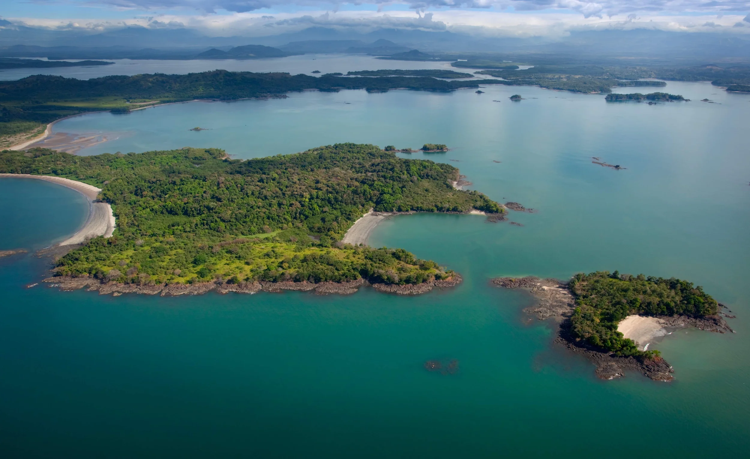 Isla-Palenque-Gulf-of-Chiriqui.webp