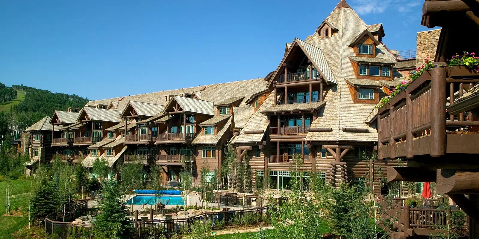 Horizon-Pass-Lodge 1.webp