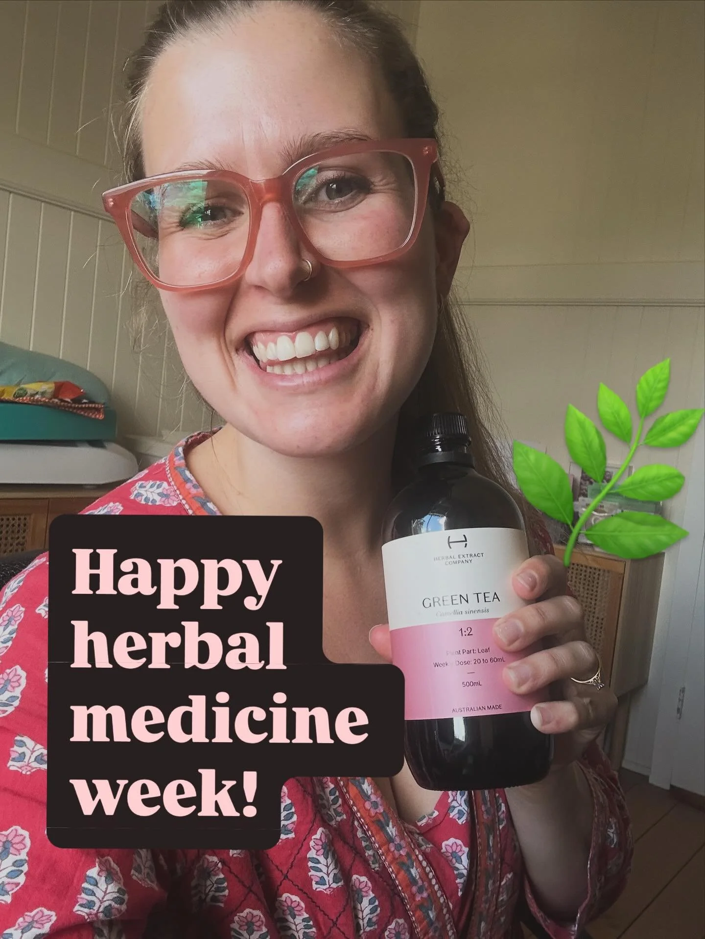 Happy herbal medicine week! 🌿 Hard for me to pick a favourite herb because I love them all. 😂
But one of my favourites has to be green tea. As a herbal extract it’s a wonderful anti microbial that I use in the vaginal health space a lot. 😻
