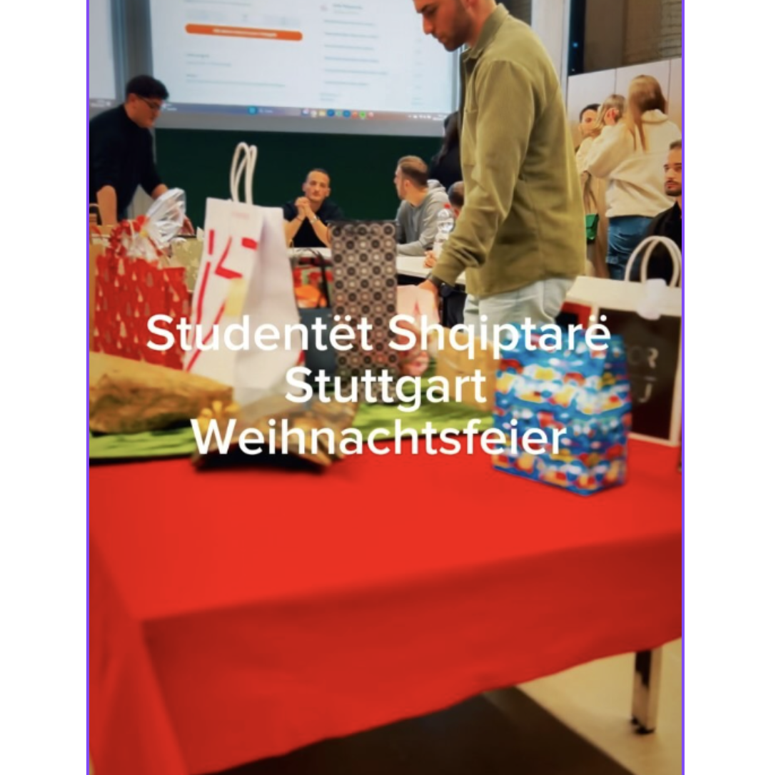 Weihnachtsfeier im Studentët Shqiptarë-Style