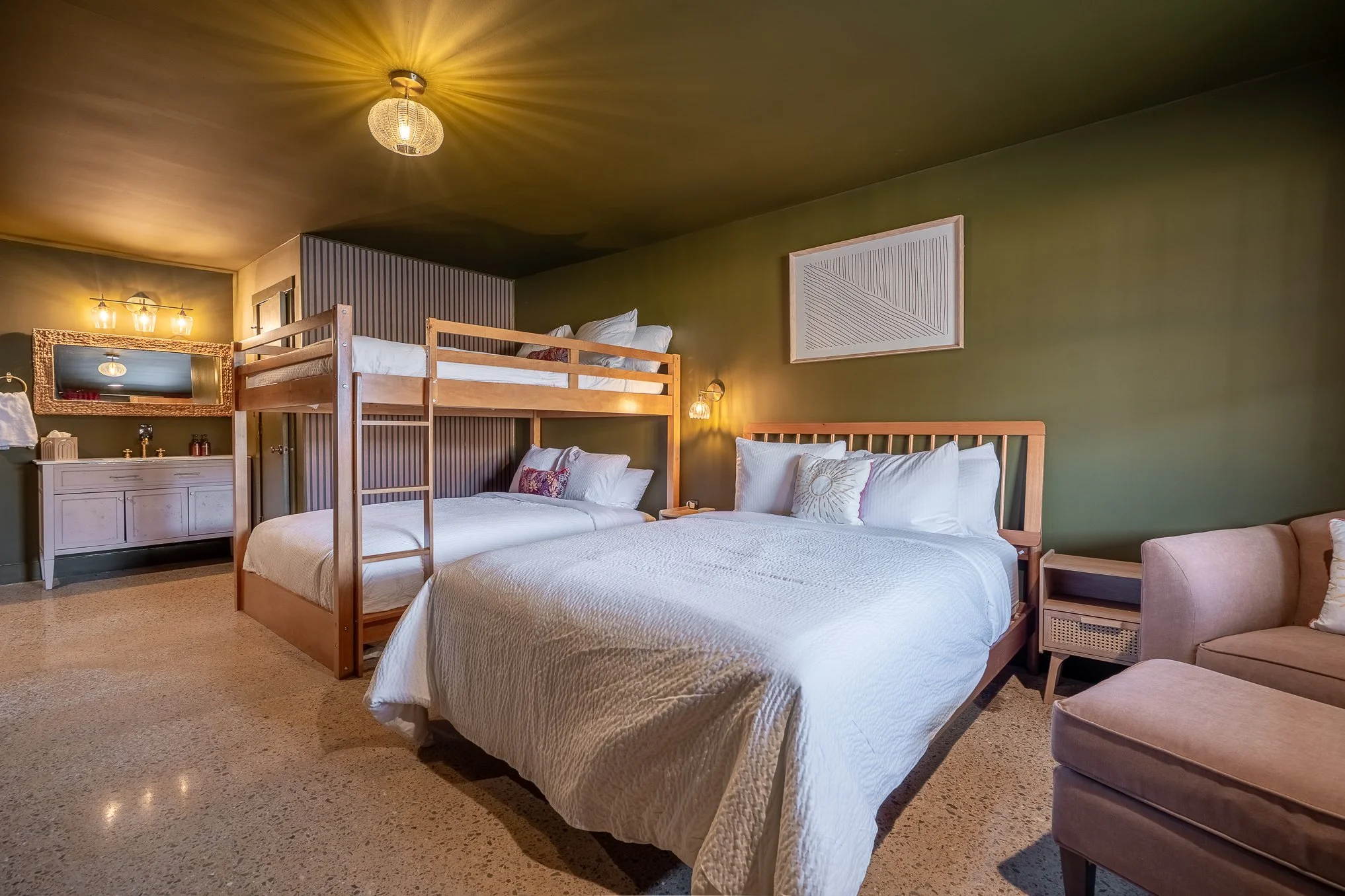 118 - whole room angle.jpg