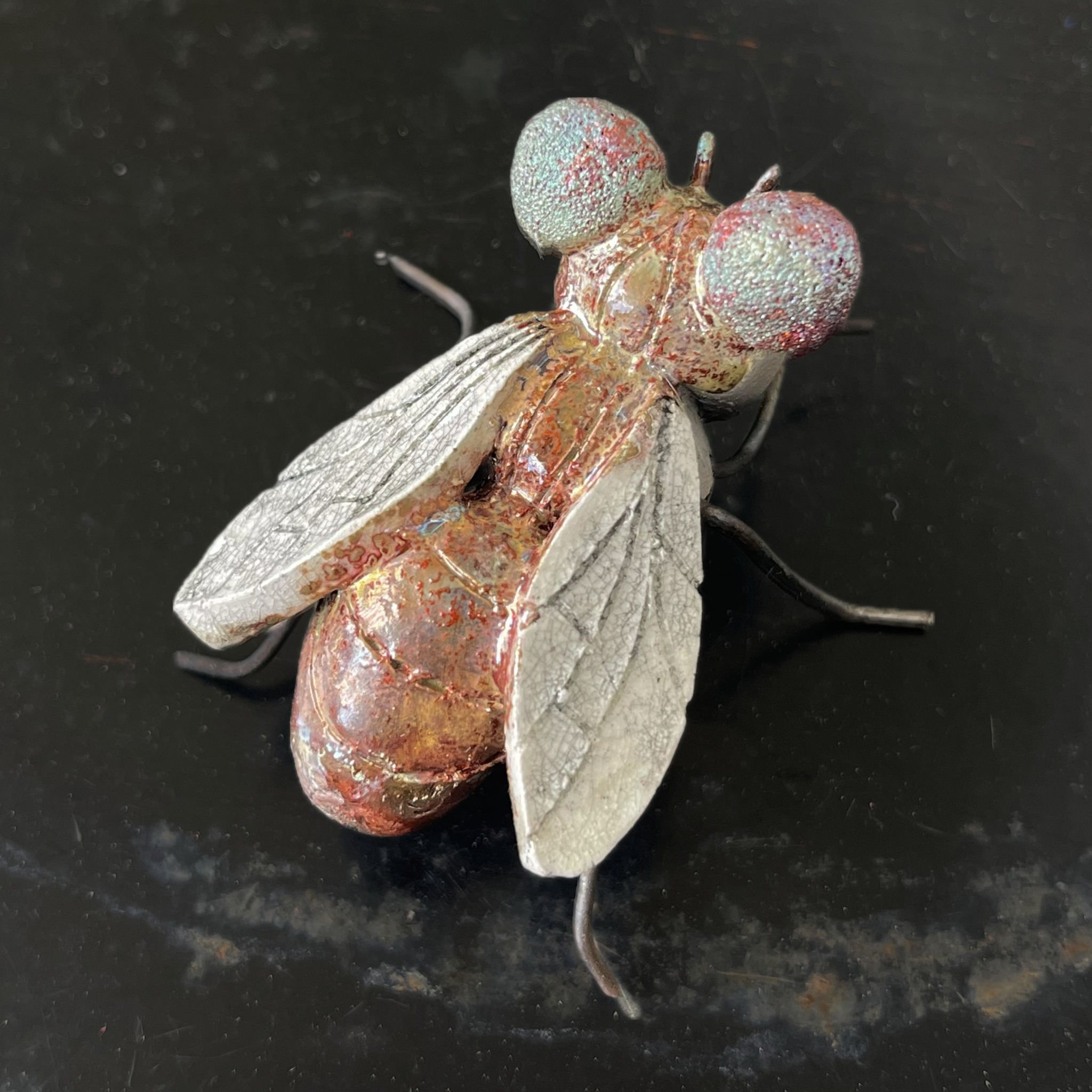lucky fly (pin)