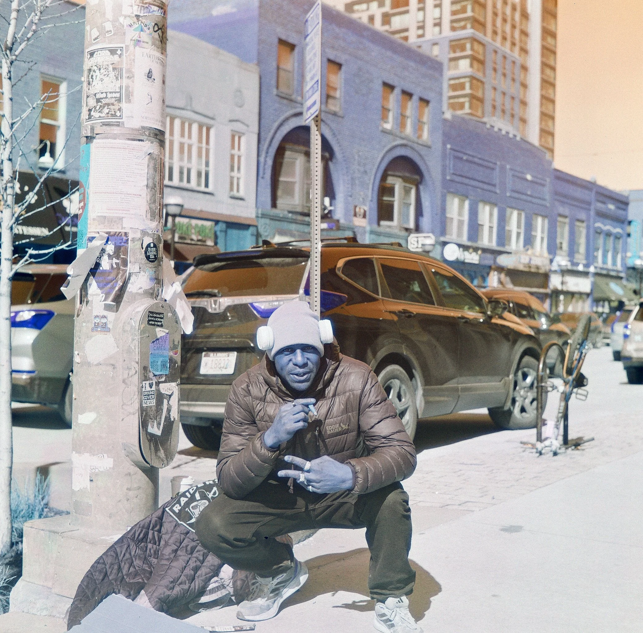 
Yashica Mat 124
80mm Yashinon 3.5
Harman Switch Azure 