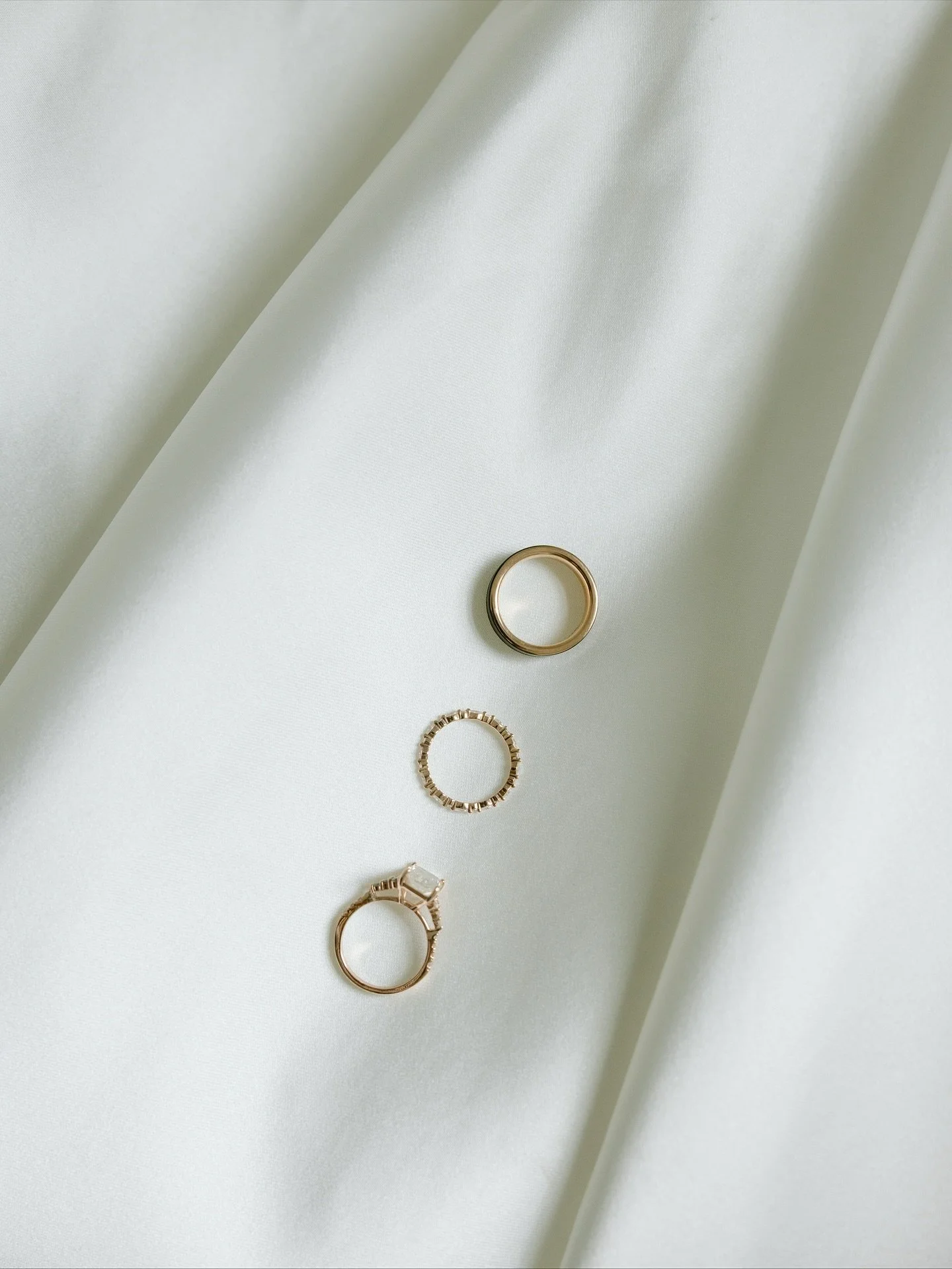 details and sweet moments before walking down the aisle to become Mrs. Deleon 🤍