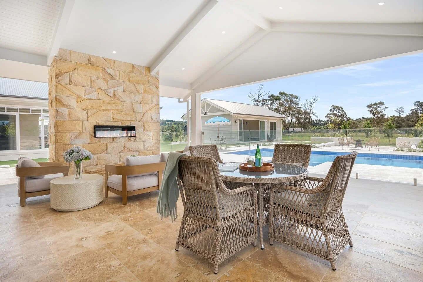 Step into serenity. This stunning alfresco space seamlessly flows to the pool and spa which embraces the breathtaking rural surrounds. A perfect blend of relaxation and connection to nature.

Architect &ndash; @lymtstudio 
Builder &ndash; @cetaprojec