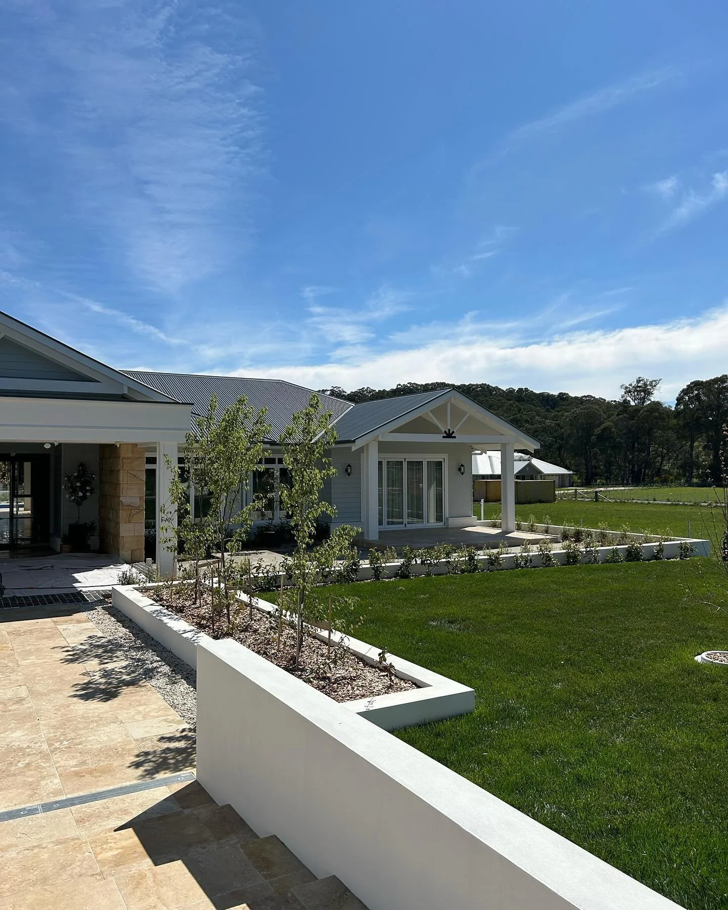 Bundanoon // Finishing touches being applied to our first project in this new estate. A rural gem designed by @lymtstudio and built by @cetaprojects 

#construction #building #southerhighlands #bundanoon #australianarchitecture #ruralaustralia #rural