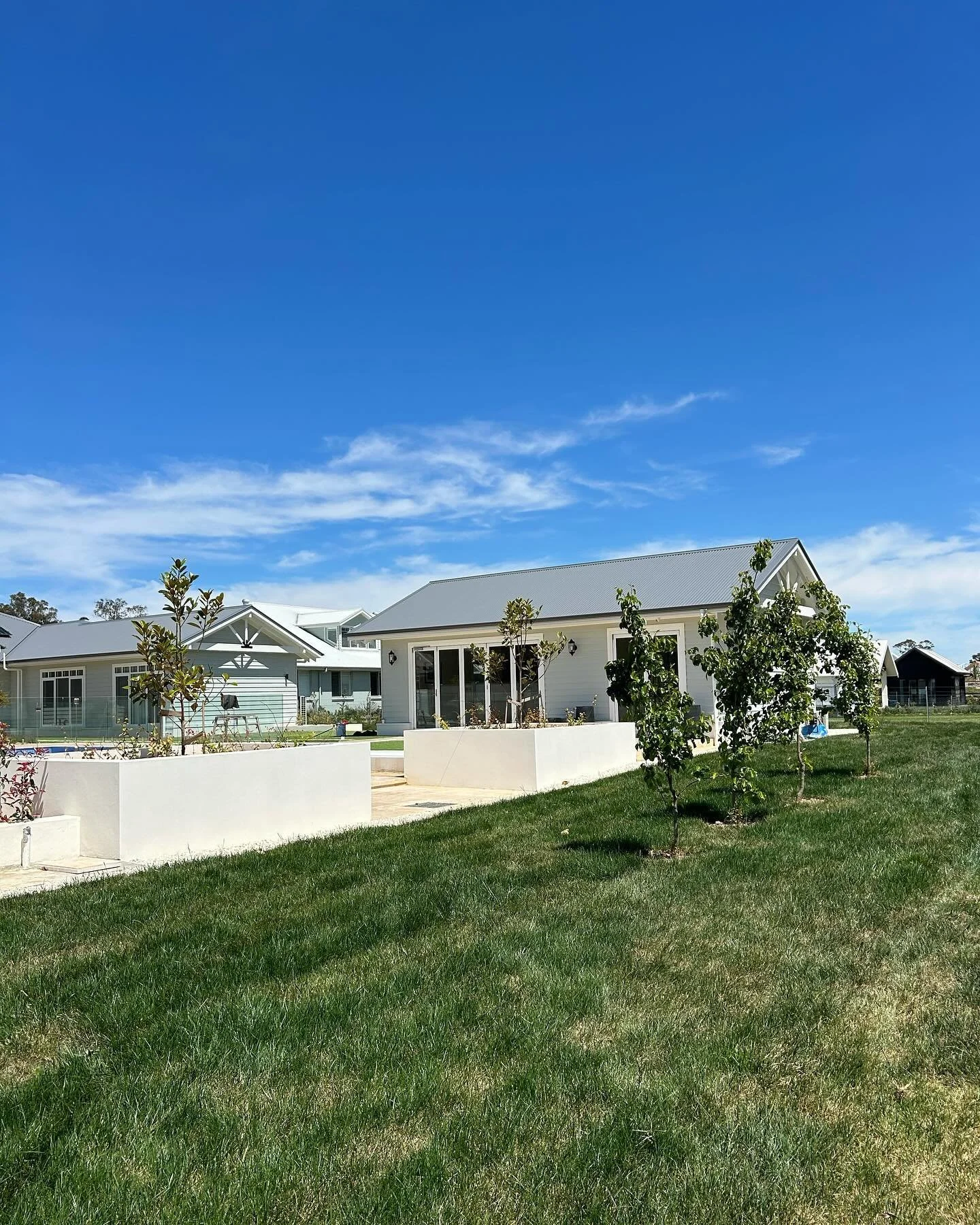 Bundanoon // Finishing touches being applied to our first project in this new estate. A rural gem designed by @lymtstudio and built by @cetaprojects 

#construction #building #southerhighlands #bundanoon #australianarchitecture #ruralaustralia #rural
