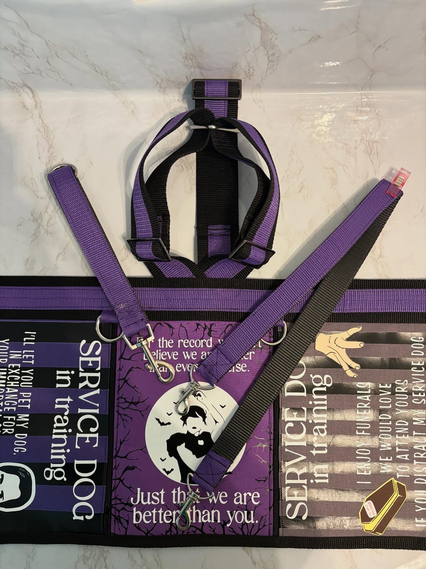 🦮CUSTOM🦮
 
Posting @wednesday_the.service.bulldog s order on a Wednesday, how ironic.

In this order: 
1 rounded, y-front hybrid, with pull strap D rings
1 22&rdquo; reversible pull strap
1 9&rdquo; traffic lead
#servicedog#servicedogsecretsanta #s