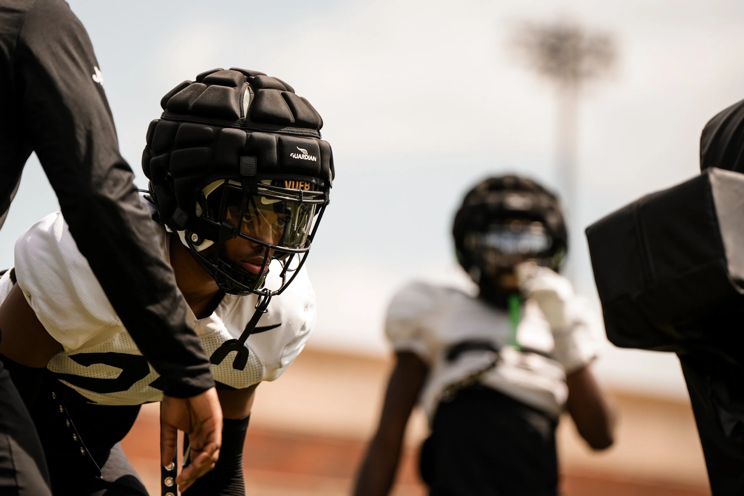 NASHVILLE, TENNESSEE – AUGUST 10: Sedrick Alexander (#28) locks in before the drill starts during Vanderbilt Football Fall Camp. (Photo by Max Elliot/Vanderbilt Football)