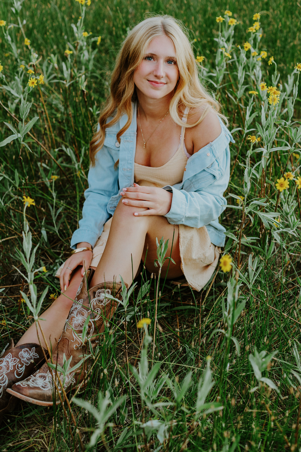 LoveChel-senior-photographer-Bend-Oregon-1.png