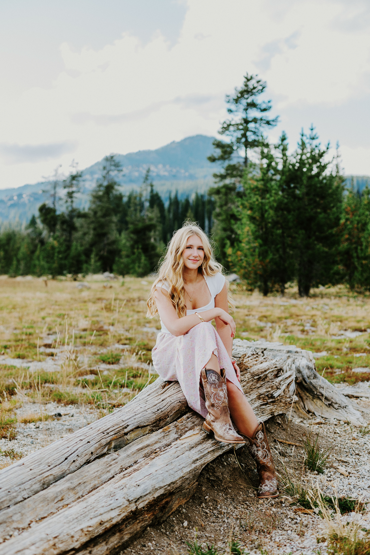 LoveChel-senior-photographer-Bend-Oregon-7.png