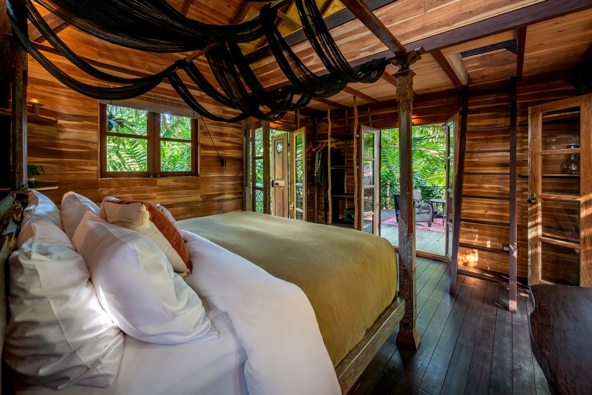21.Treehouse-Bedroom.jpg