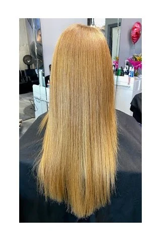 Side view of a woman with Waeveon Hair.jpg