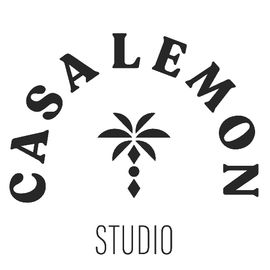 Logo with palm tree and text 'Casa Lemon Studio' in a circular arrangement.