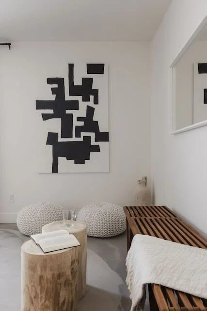 Reading nook with lifestyle cues