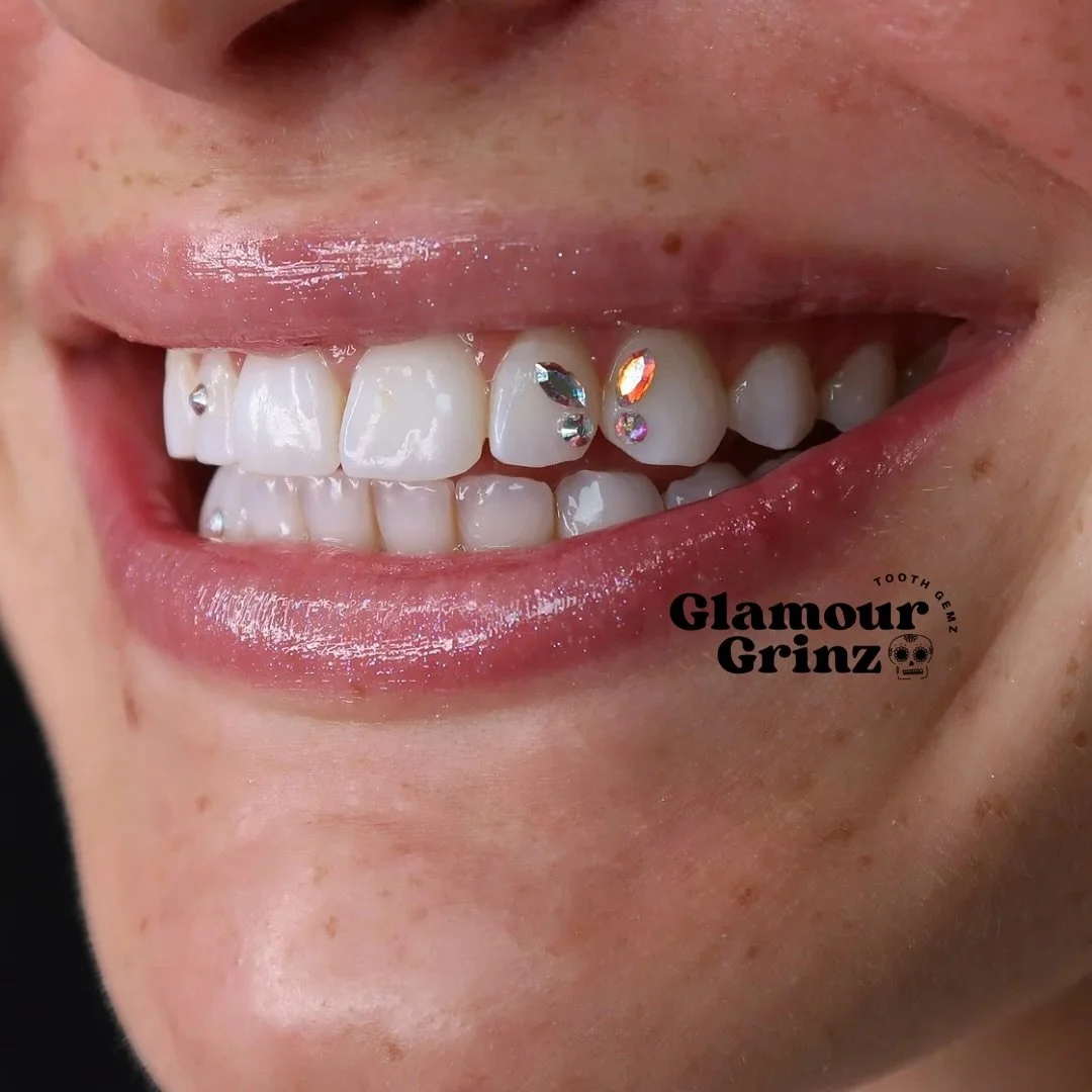 Such a cute design 😁🦷💖

We have a variety gem colors to pick from!

Booking link in our bio ✨

#glamourgrinz #greenbay #wisconsin #toothgems #toothjewelry #teethgems #smile