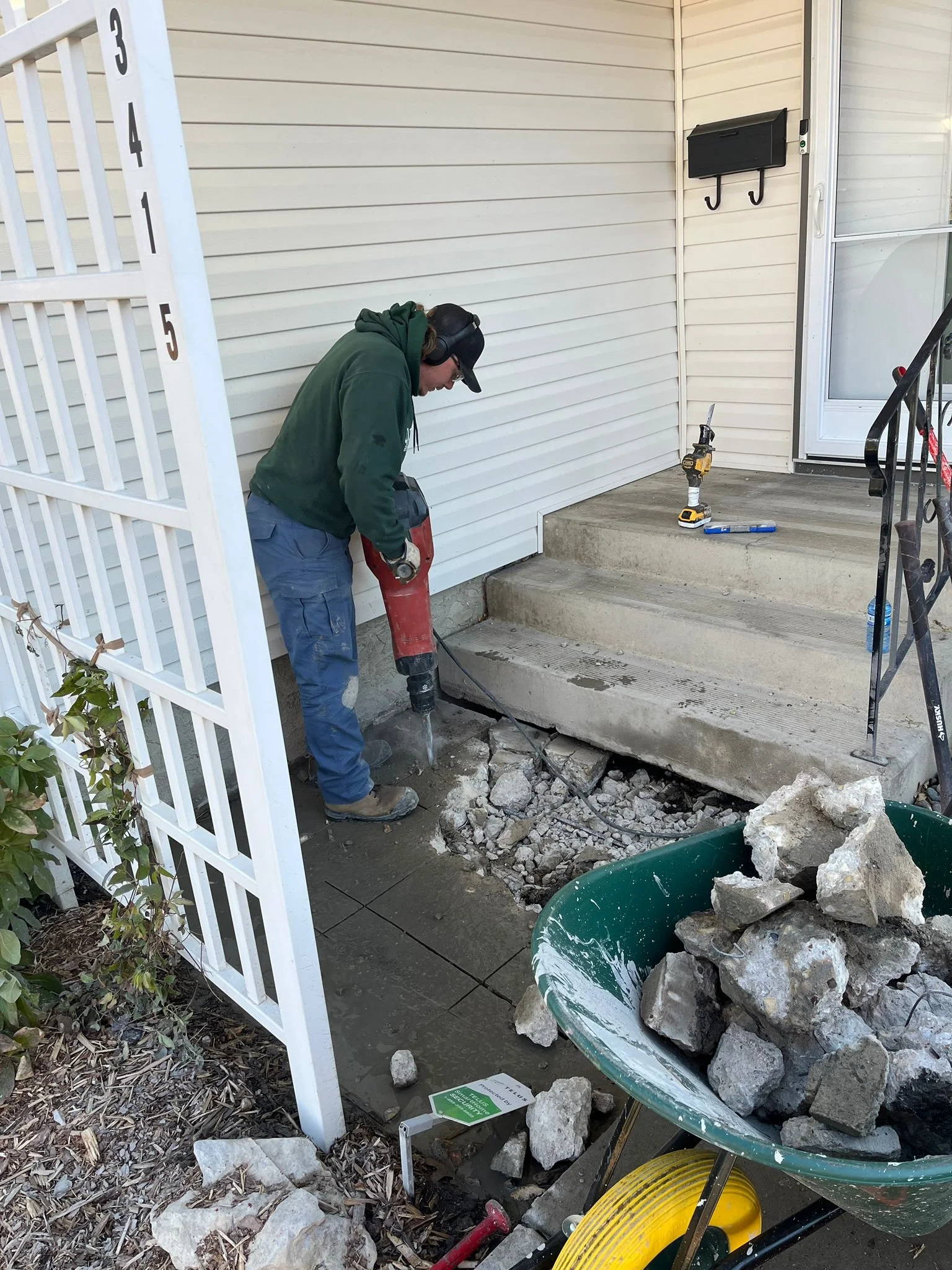 WhatsApp Image 2025-10-18 at 12.37.08_586f3181.jpg