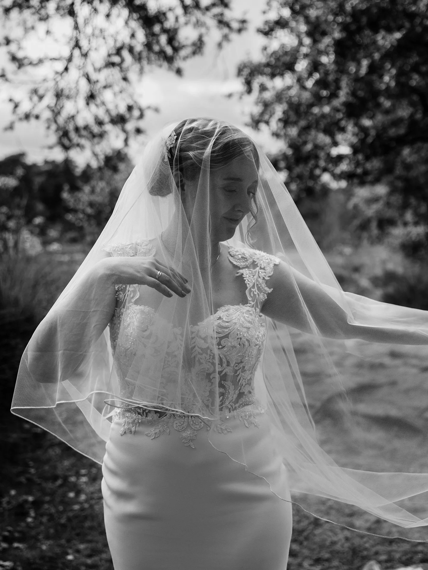 Wedding dresses, details &amp; love 👡🥂🤍
J &amp; C | 29-08-2025

#wedding #weddingphotography #bruiloft #bruiloftsfotograaf #bruiloftfotografie #bruidsfotograaf #bruidsfotografie #trouwfotograaf #trouwfotografie #weddingdetails #love #trouwinspirat