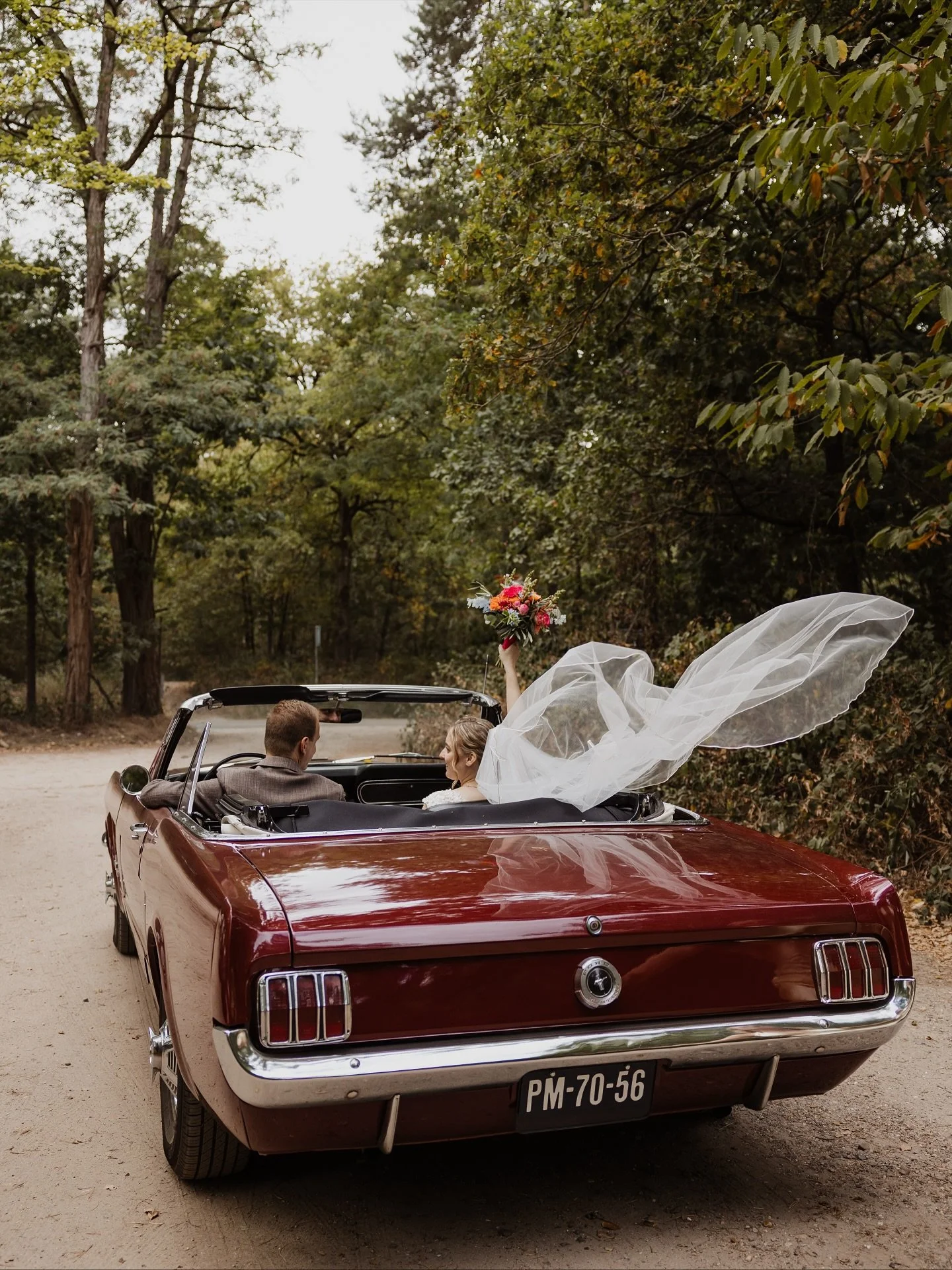 Wedding vibes again tomorrow! 💐🤍

Terwijl ik nog druk bezig ben met de afgelopen bruiloften, het ontwerpen van trouwalbums, de mini shoot dag aan het voorbereiden ben en alles wat er nog meer bij het runnen van een eigen bedrijf komt kijken, mogen 