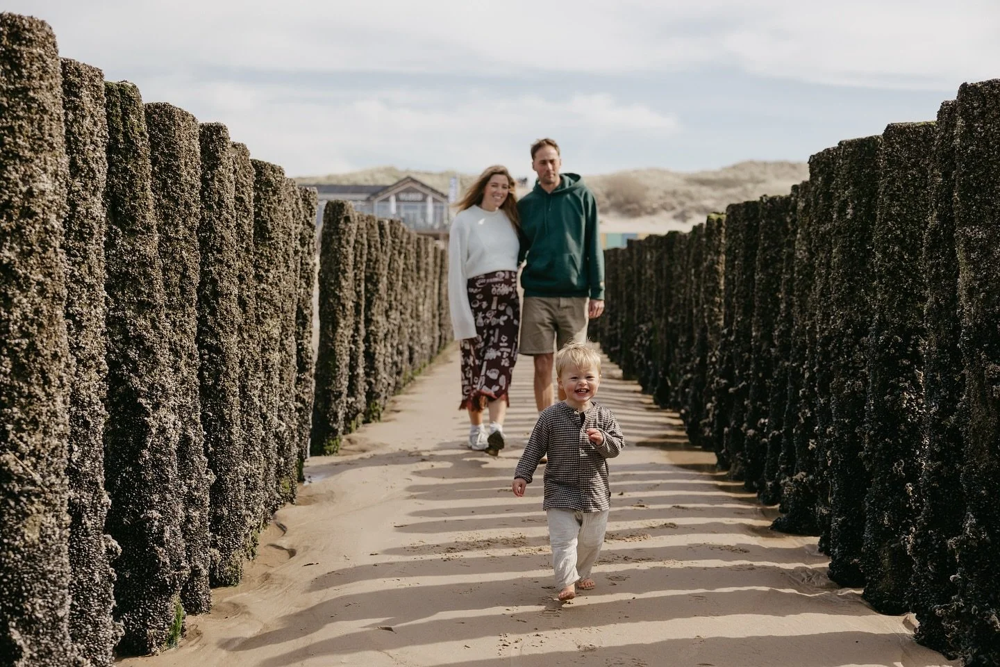 Wil je je dag goed beginnen? Zoom dan even in op dat koppie 😍🥹

#gezin #gezinsshoot #familyshoot #zwangerschapsshoot #zwangerschap #zwangerschapsfotograaf #gezinsfotograaf #familiefotograaf #gezinsfotografie #spontanefotografie #strand #strandshoot