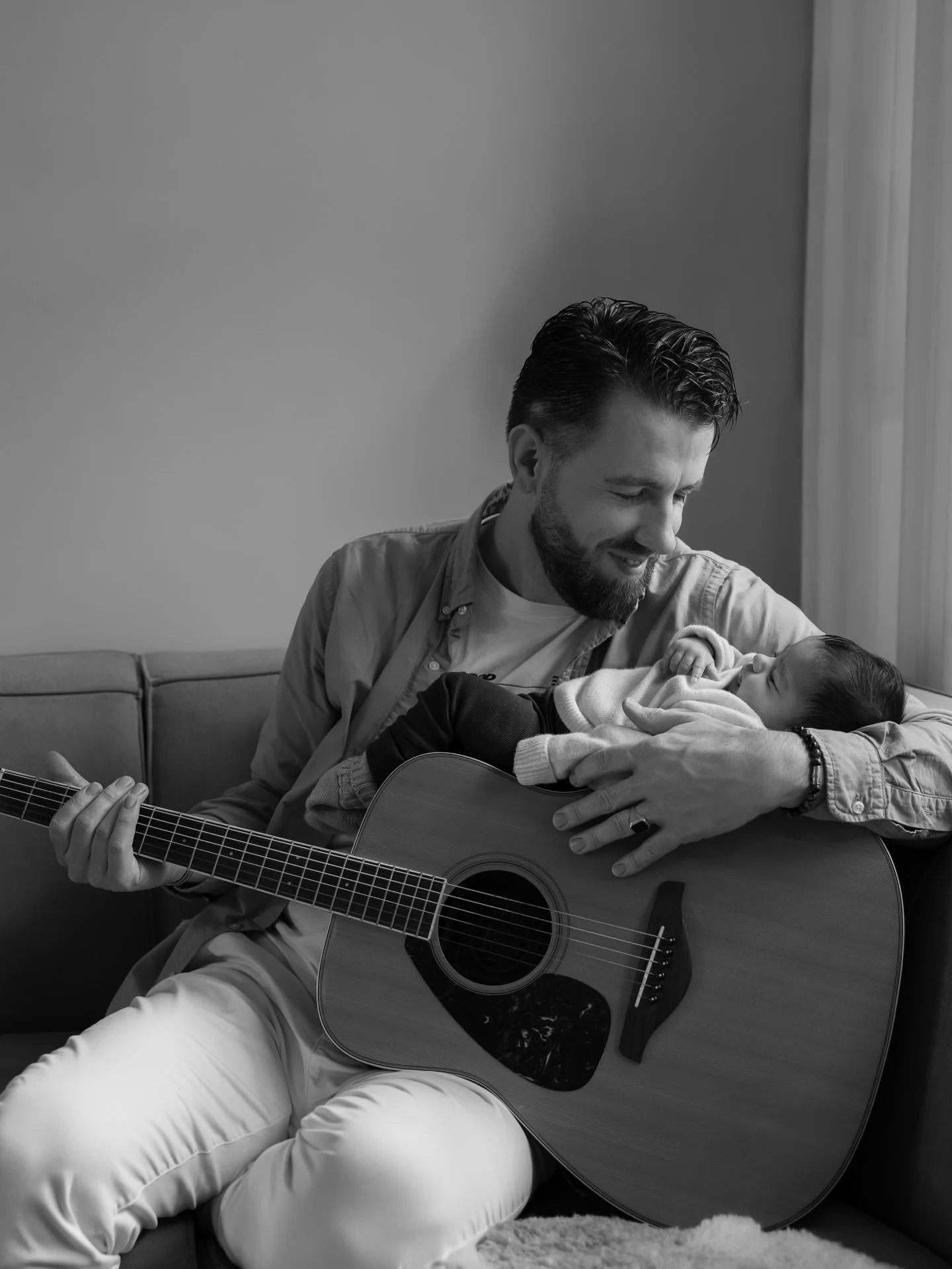 Home sounds like this 🩶🎵

Wat vinden jullie, zwart/wit of kleur?