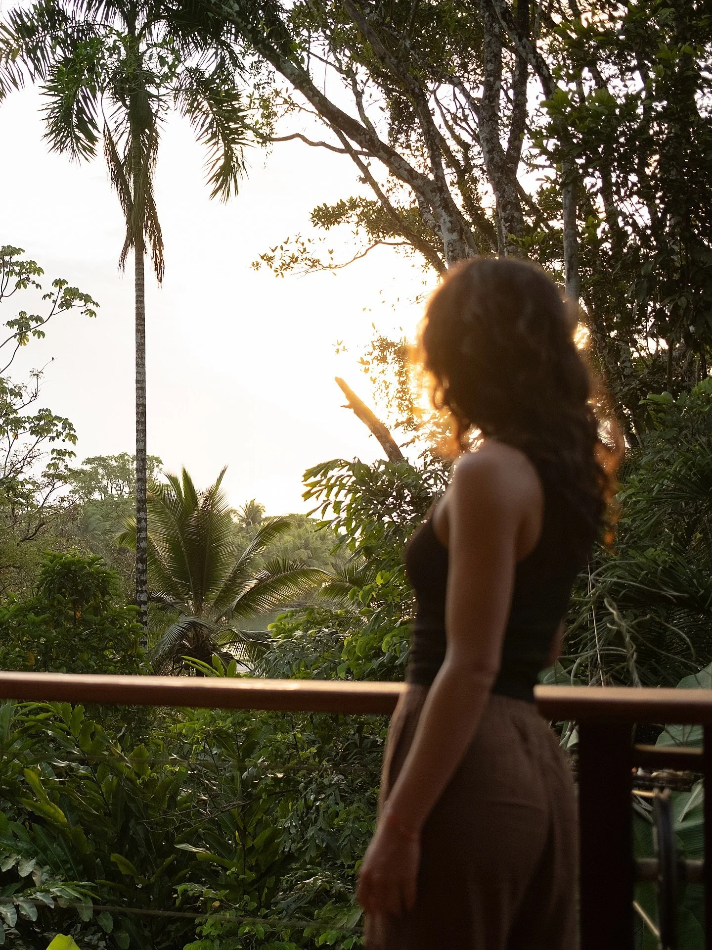 Watching the sunrise, making fancy breakfast, chilling by the pool.. what more do you need? 
Really enjoyed our time @casabotanicapanama 🌿 

#travelphotography #travelphotographer #hosted