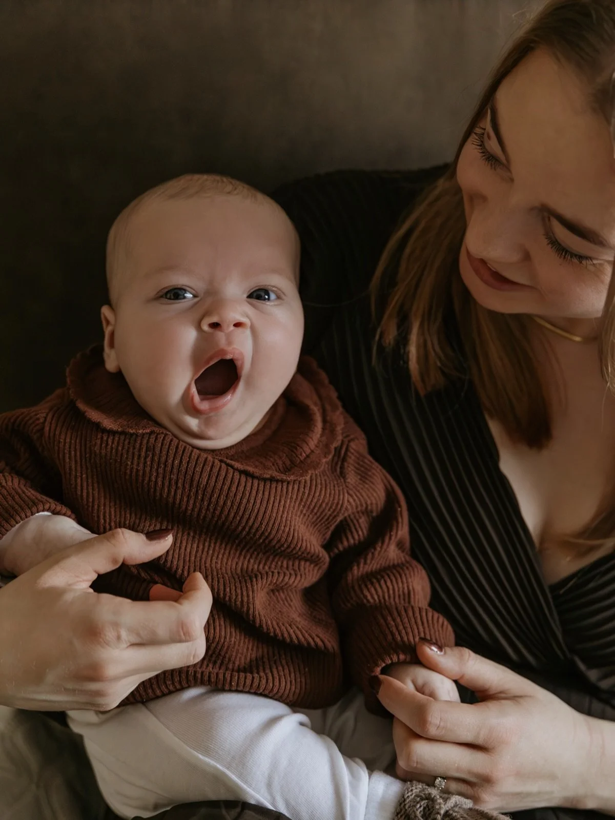 &lsquo;Zijn we klaar?&rsquo;🥱 
Nee geintje natuurlijk 😉 Tess was een perfect modelletje, wat het voor mij natuurlijk een stukje makkelijker maakte 🤍 Maar geloof me: dat is echt niet altijd zo. Tijdens een newbornshoot wordt er ook regelmatig gehui