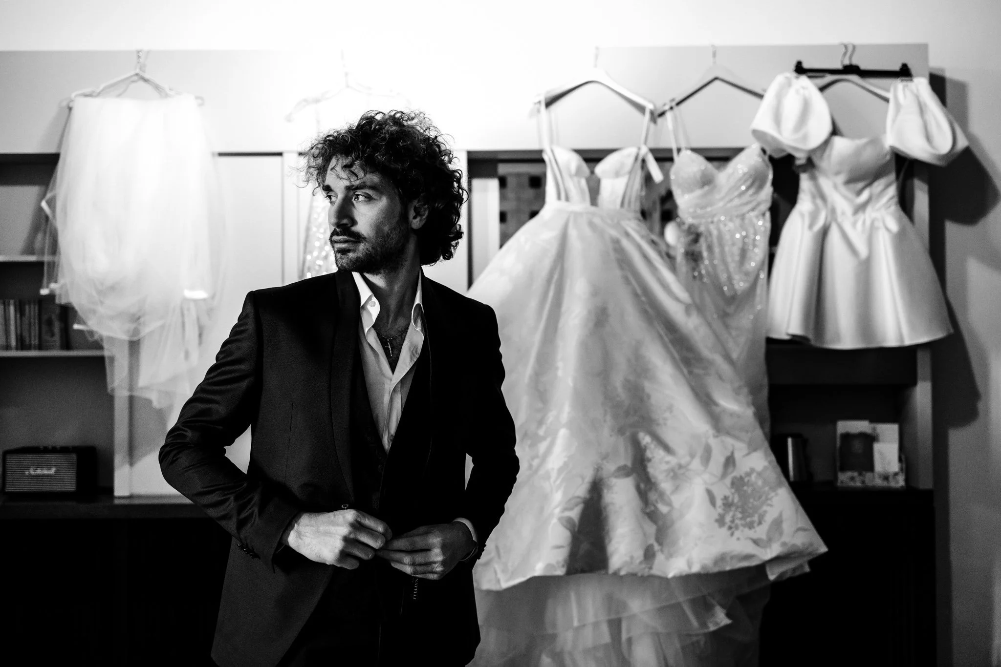 Dress Code i Bryllup: Fra Casual Chic til Black Tie Eleganse