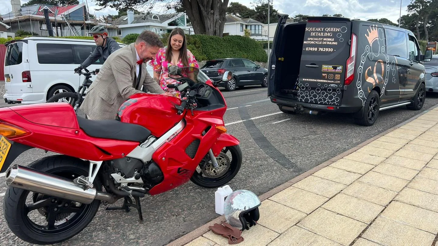 DGR yesterday was amazing! 

So many dapper gentlemen and ladies turned up for such a good cause. 

Squeaky Queen detailing was really honoured to support the ride as support vehicle and offer out a helping hand and food and drinks. 

Saw some famili