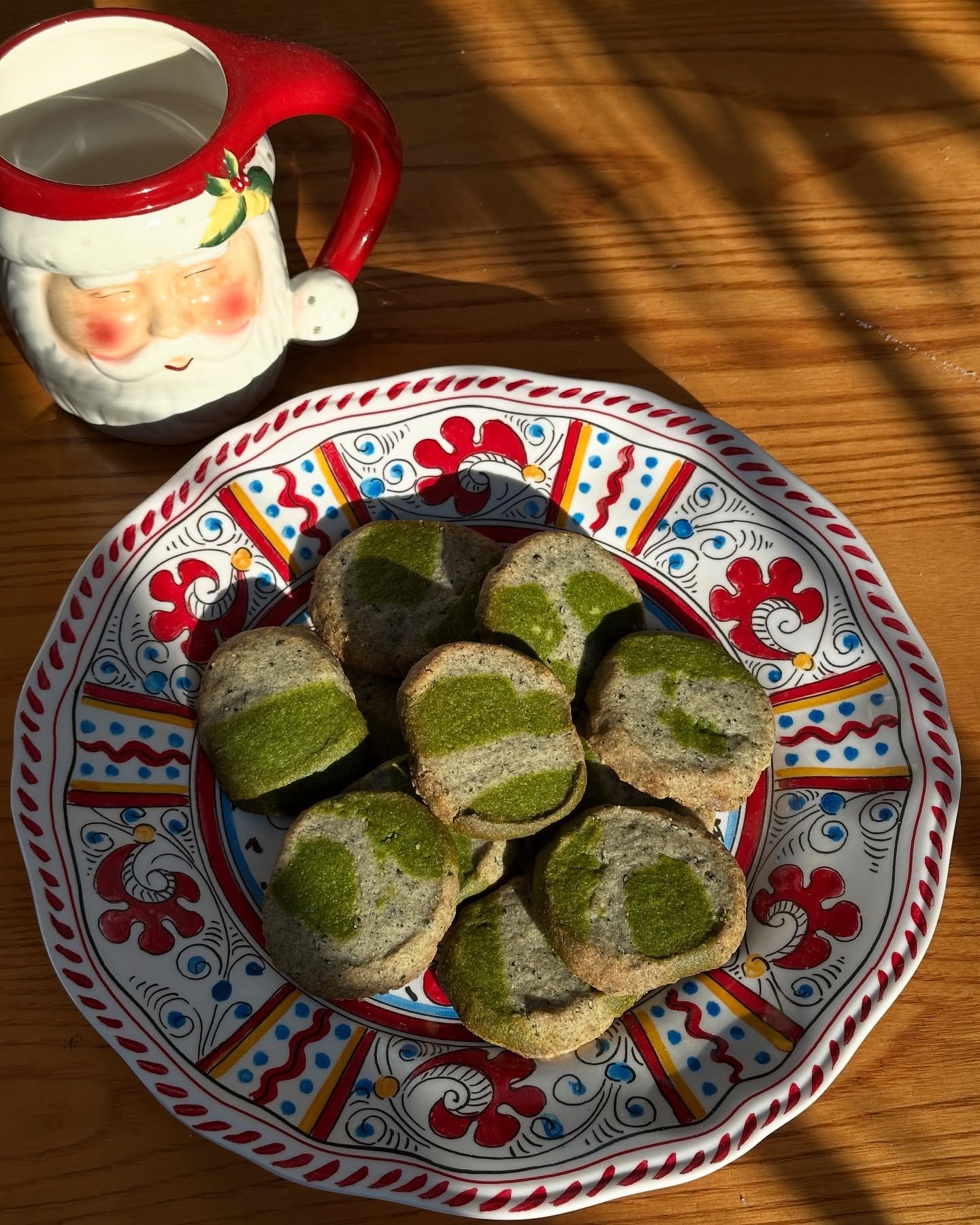 Happy holidays everyone! Thank you for all your support in 2024. More matcha to come in 2025 🍵 🎅🏼 

Go bake some matcha cookies! I&rsquo;m sure they&rsquo;ll come out better than my attempt at these black sesame matcha shortbread cookies 🙃 (match