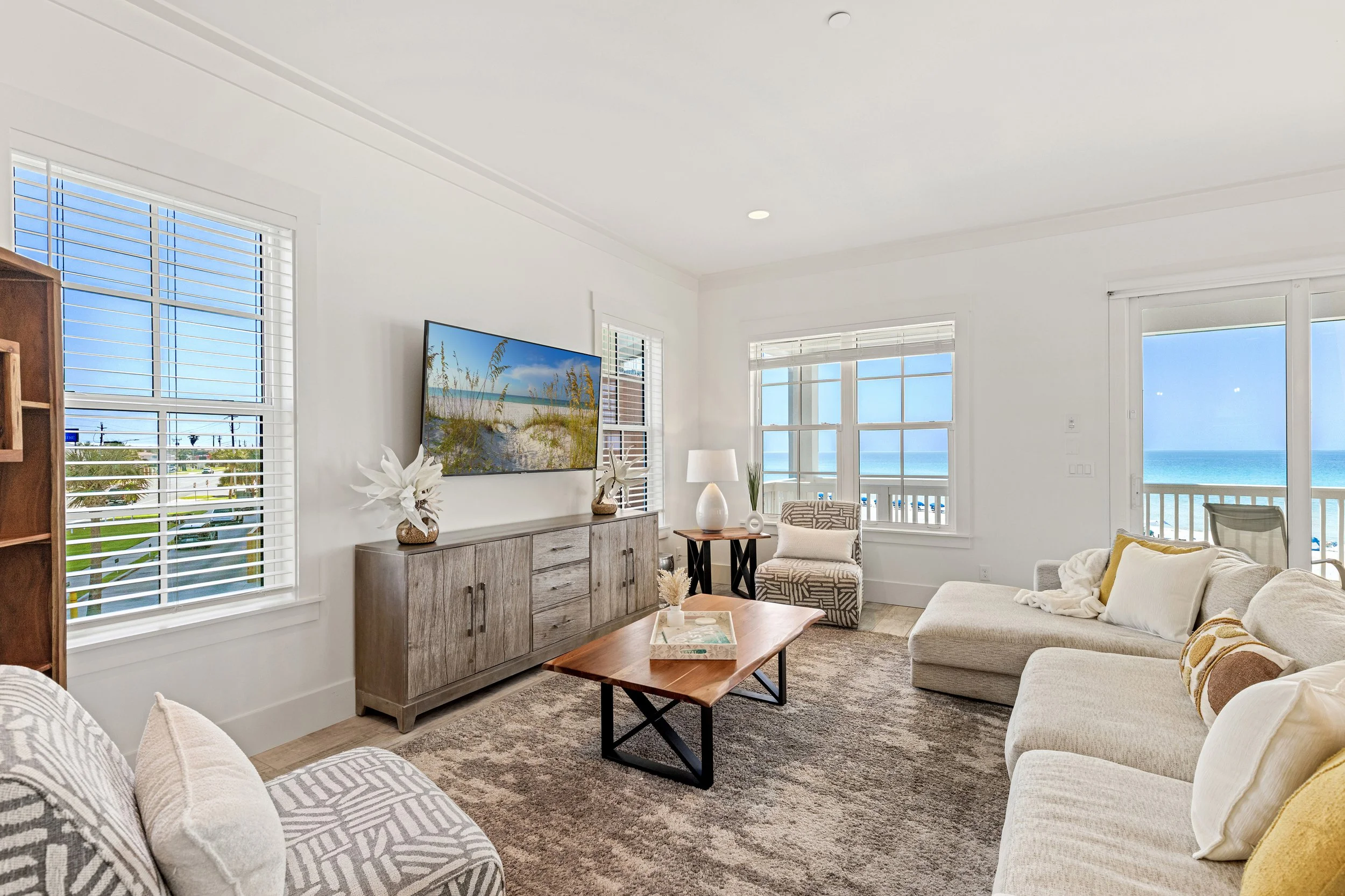 17647FrontBeach_012.jpg