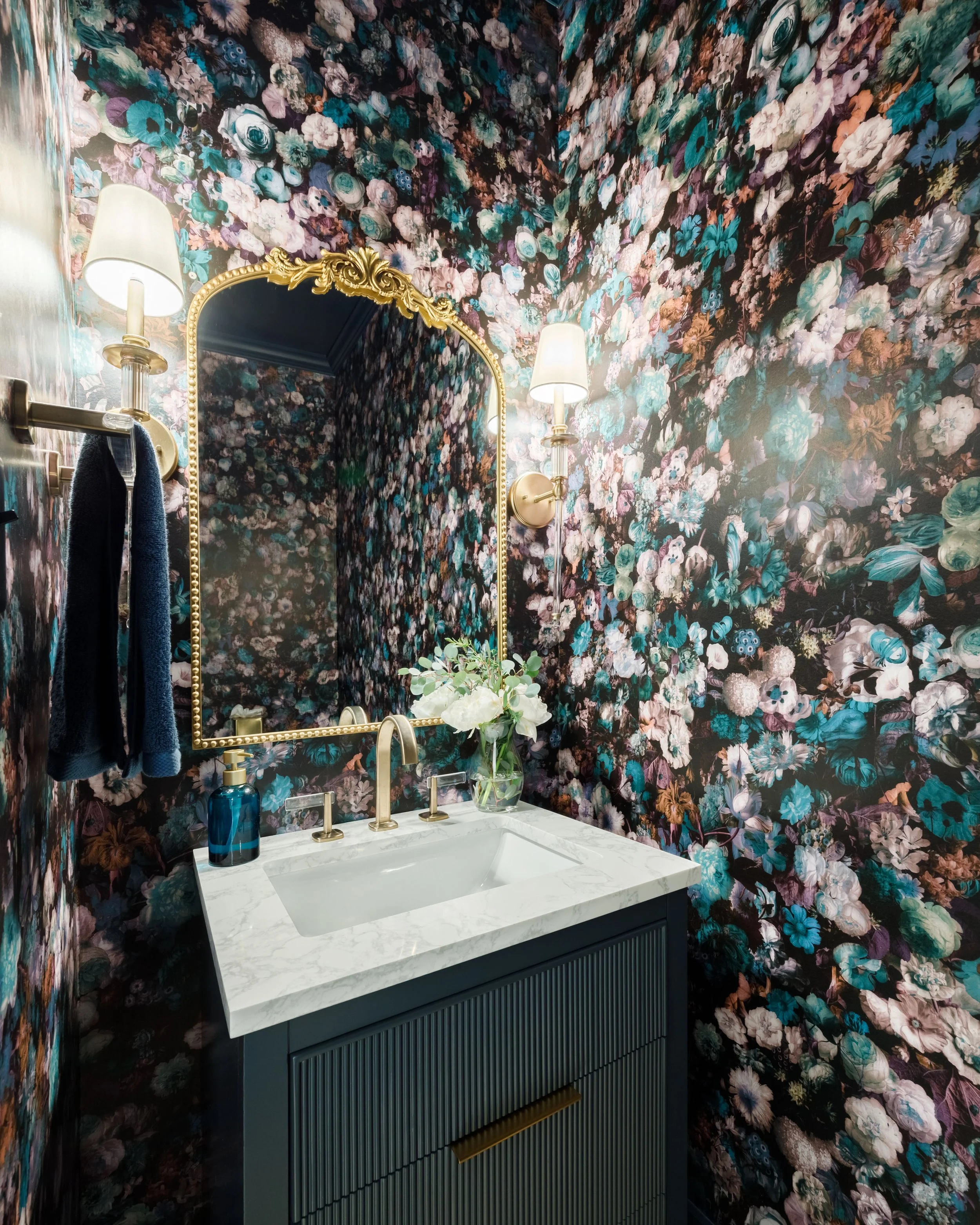 Powder room, wallpaper