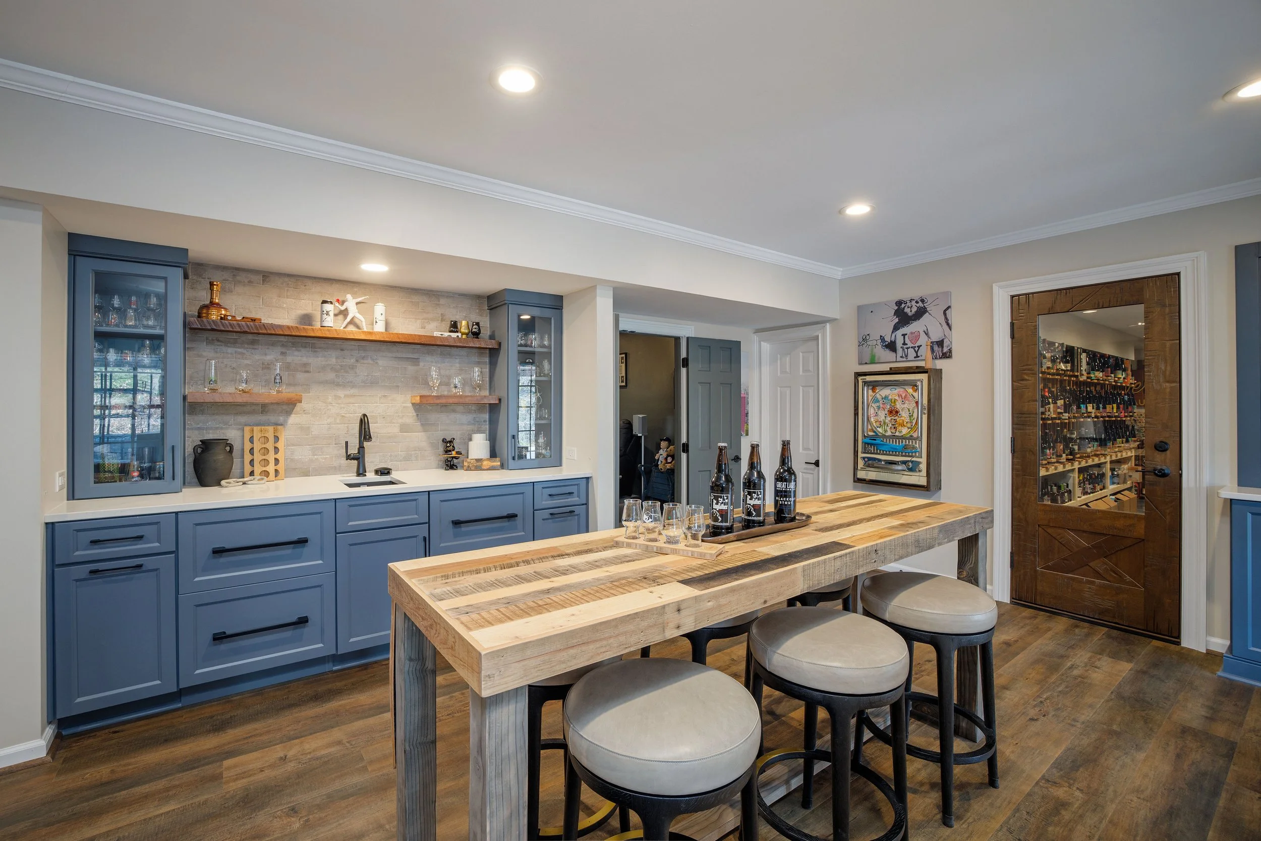 Basement wet bar