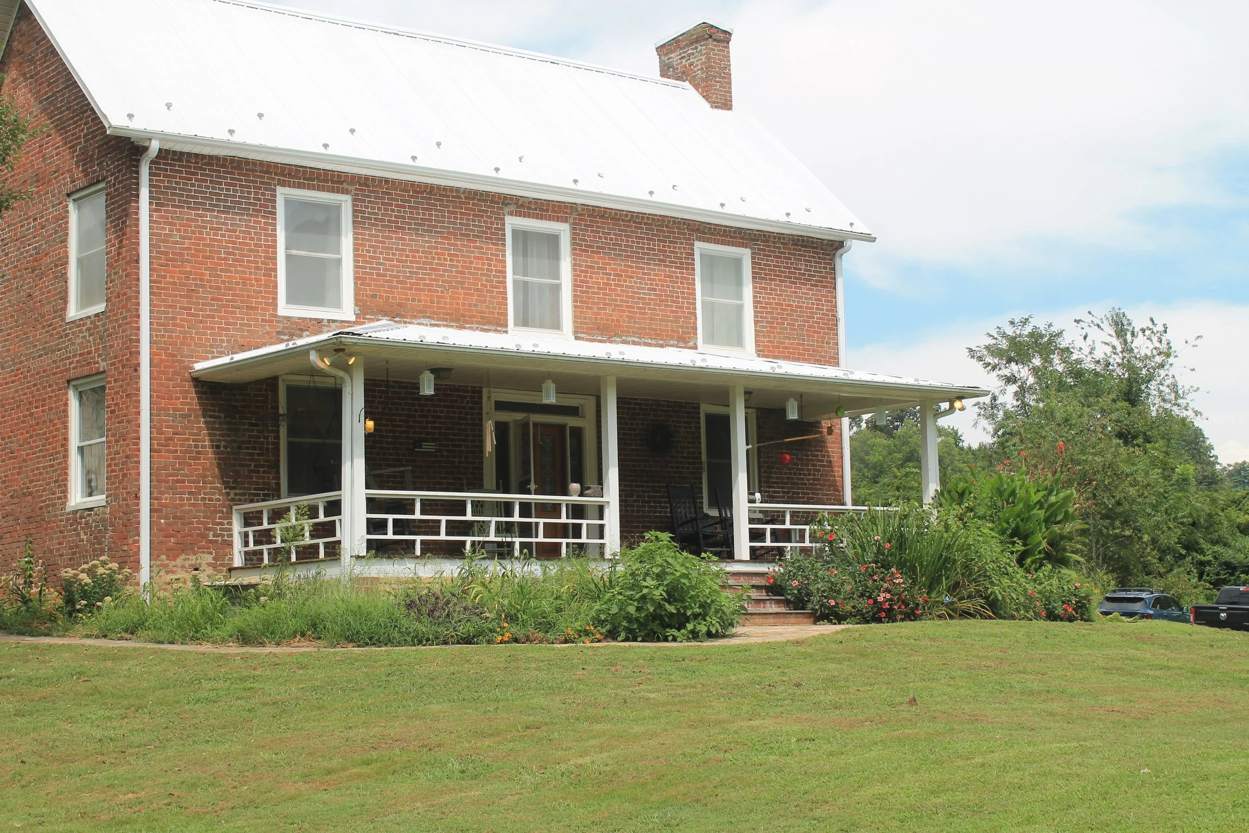 Historic Farmhouse On-Site lodging