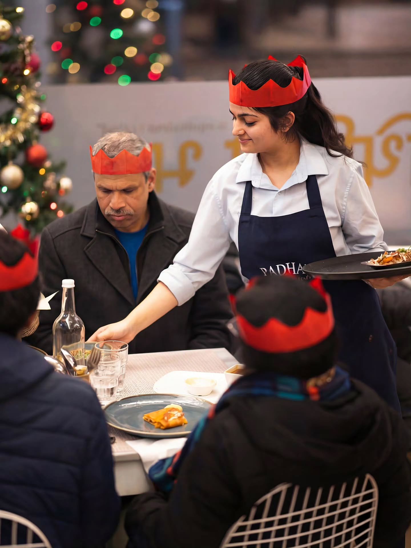 It's the final weekend before Christmas, and if there was any time to give yourself a well needed rest from all the chaos, it's now! Let us cook up a delicious, authentic Indian meal for you here at Padharo, and relax with friends and family 😊