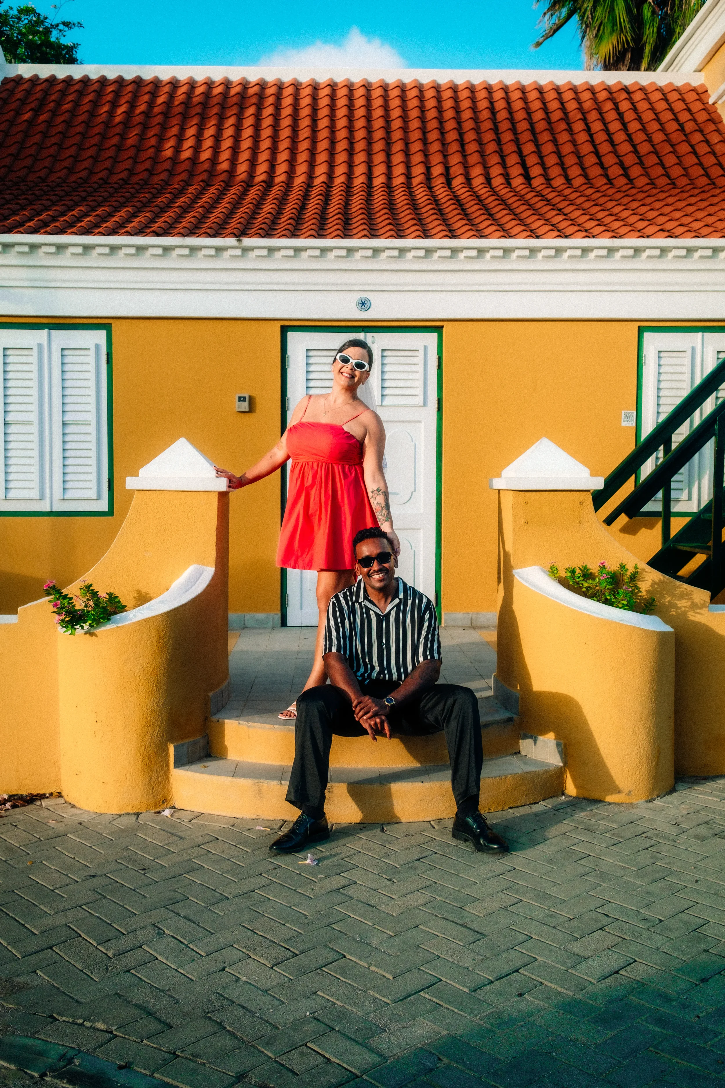 Couple Downtown, Aruba vacation photoshoot by Aruiz Photography