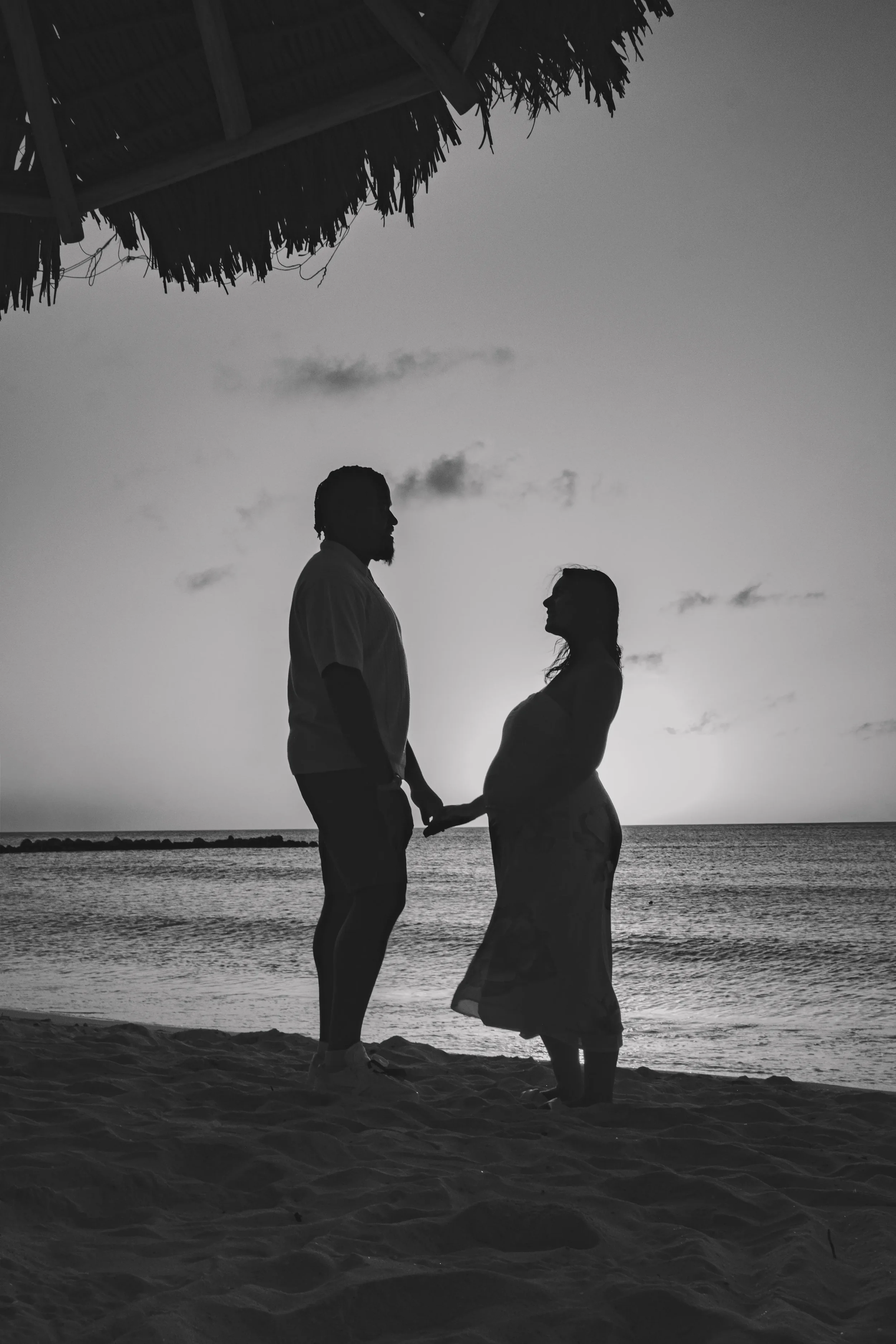 Aruba maternity photography at sunset on the beach 2 — Aruiz Photography