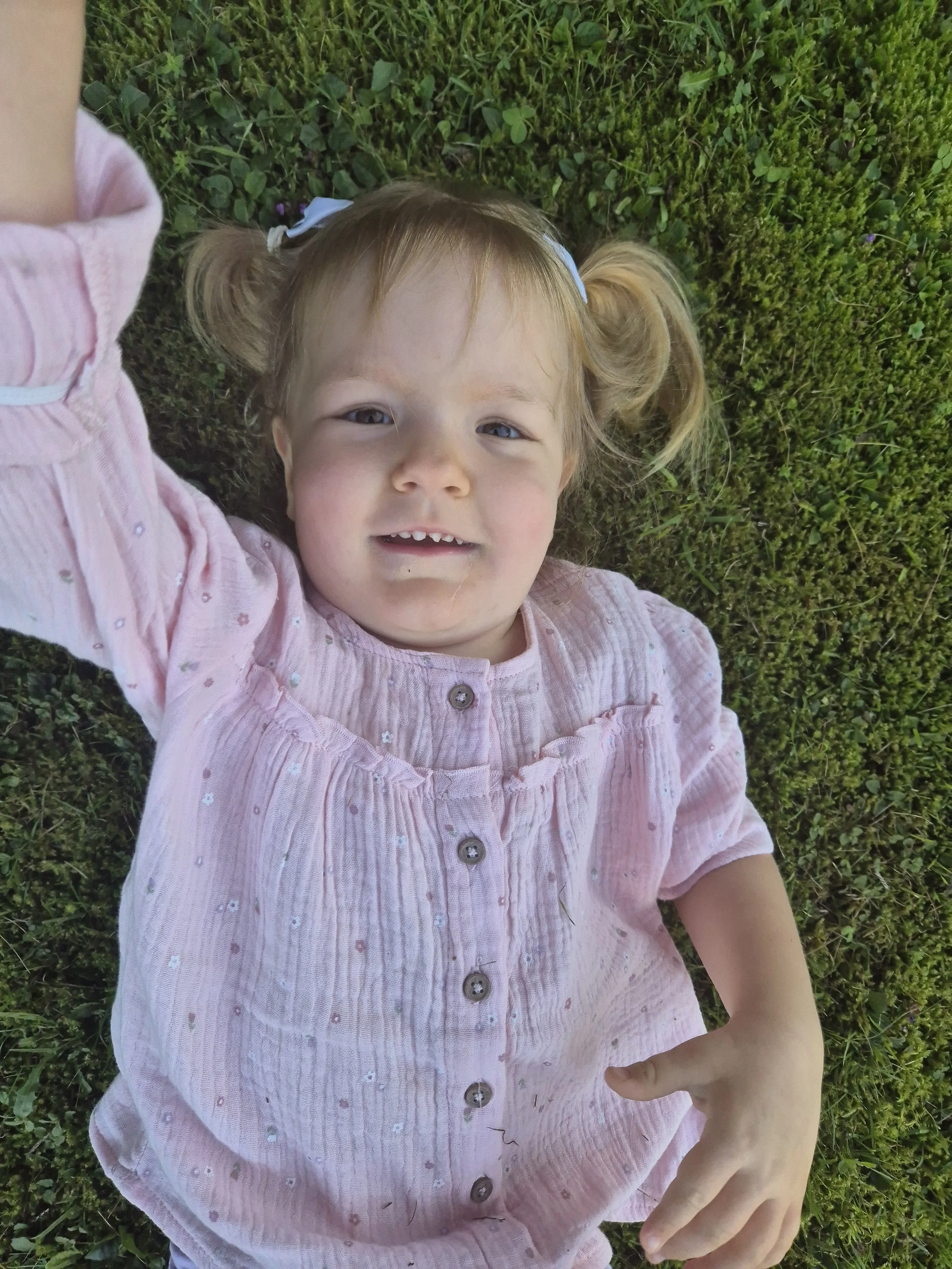 Girl with GATAD2B syndrome (GAND)