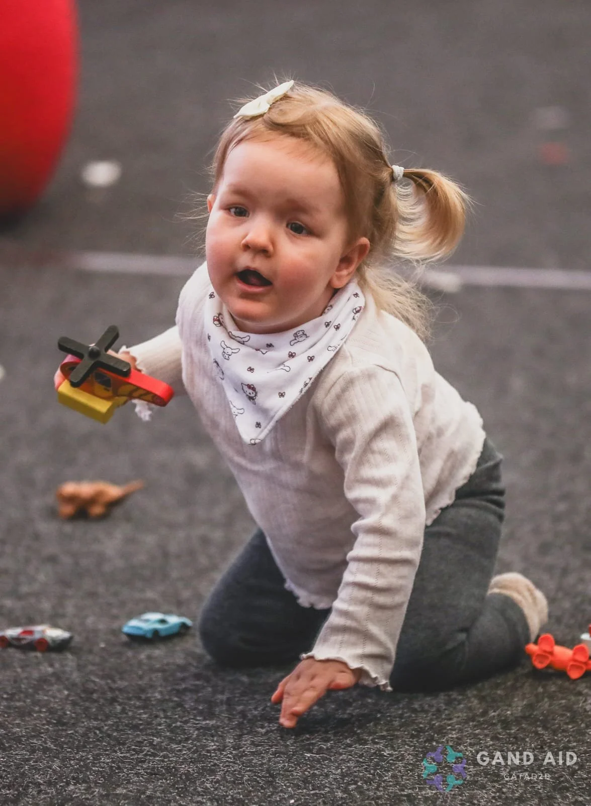 Girl with GATAD2B syndrome (GAND)