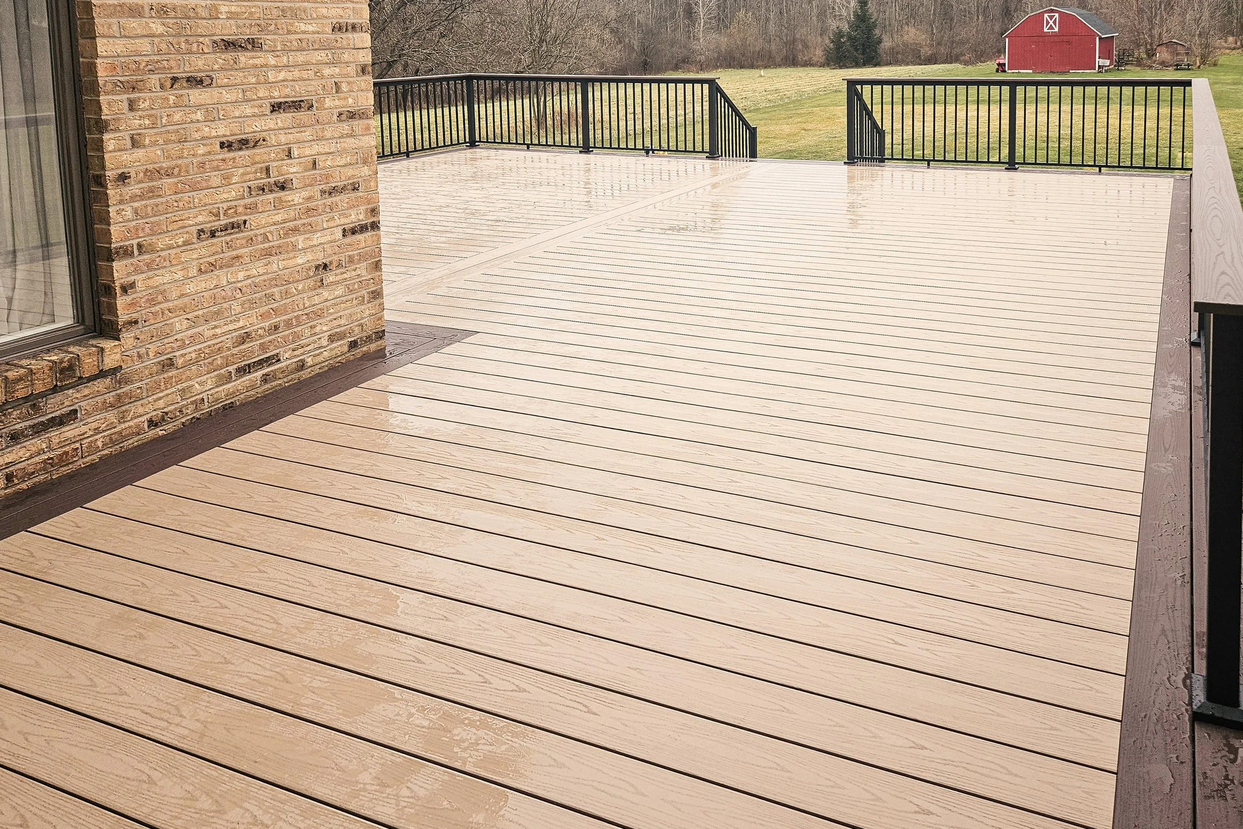 azek-pvc-deck-brownstone-kona-border-spencerport-ny.jpg