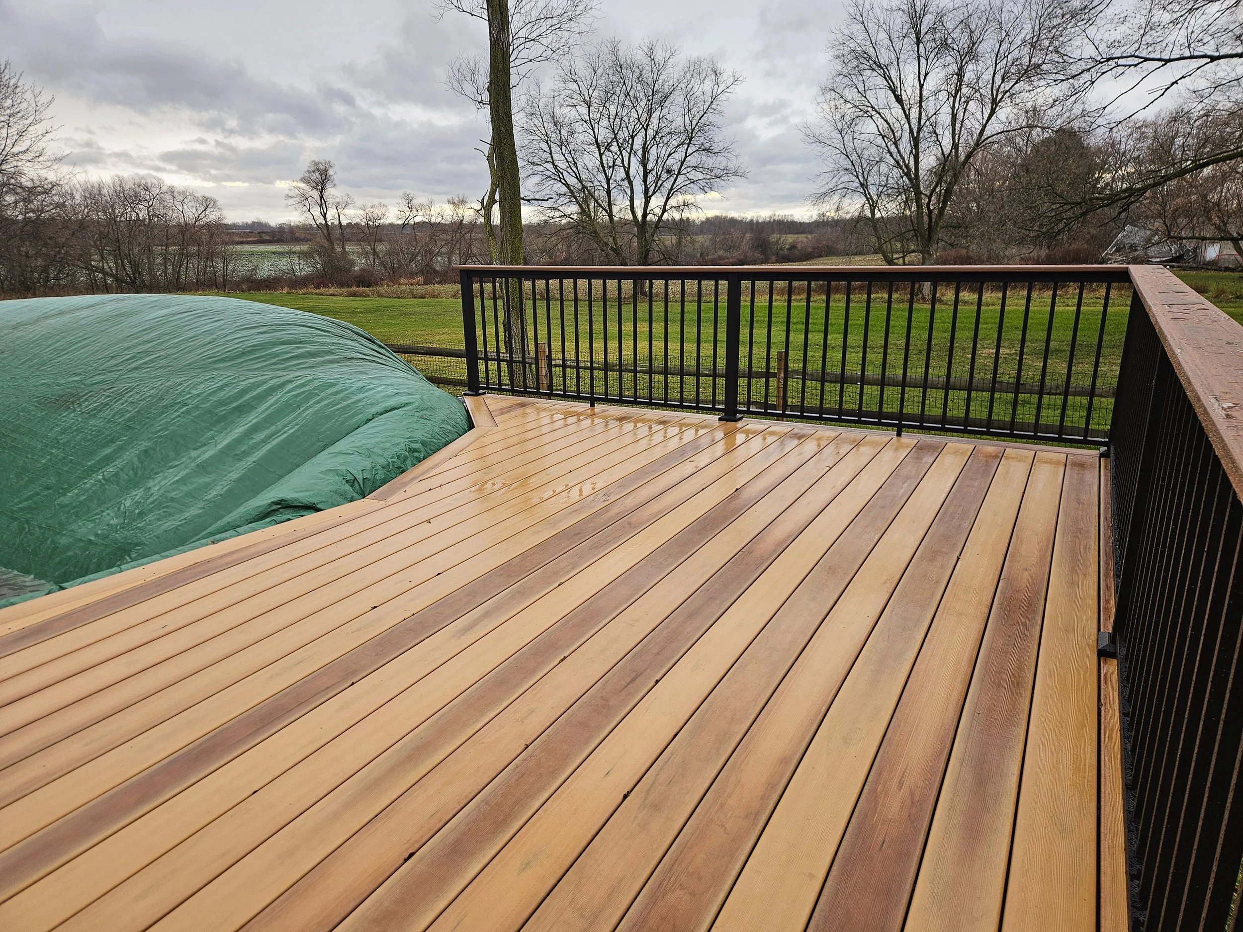 spencerport-composite-deck-surface-view.jpg