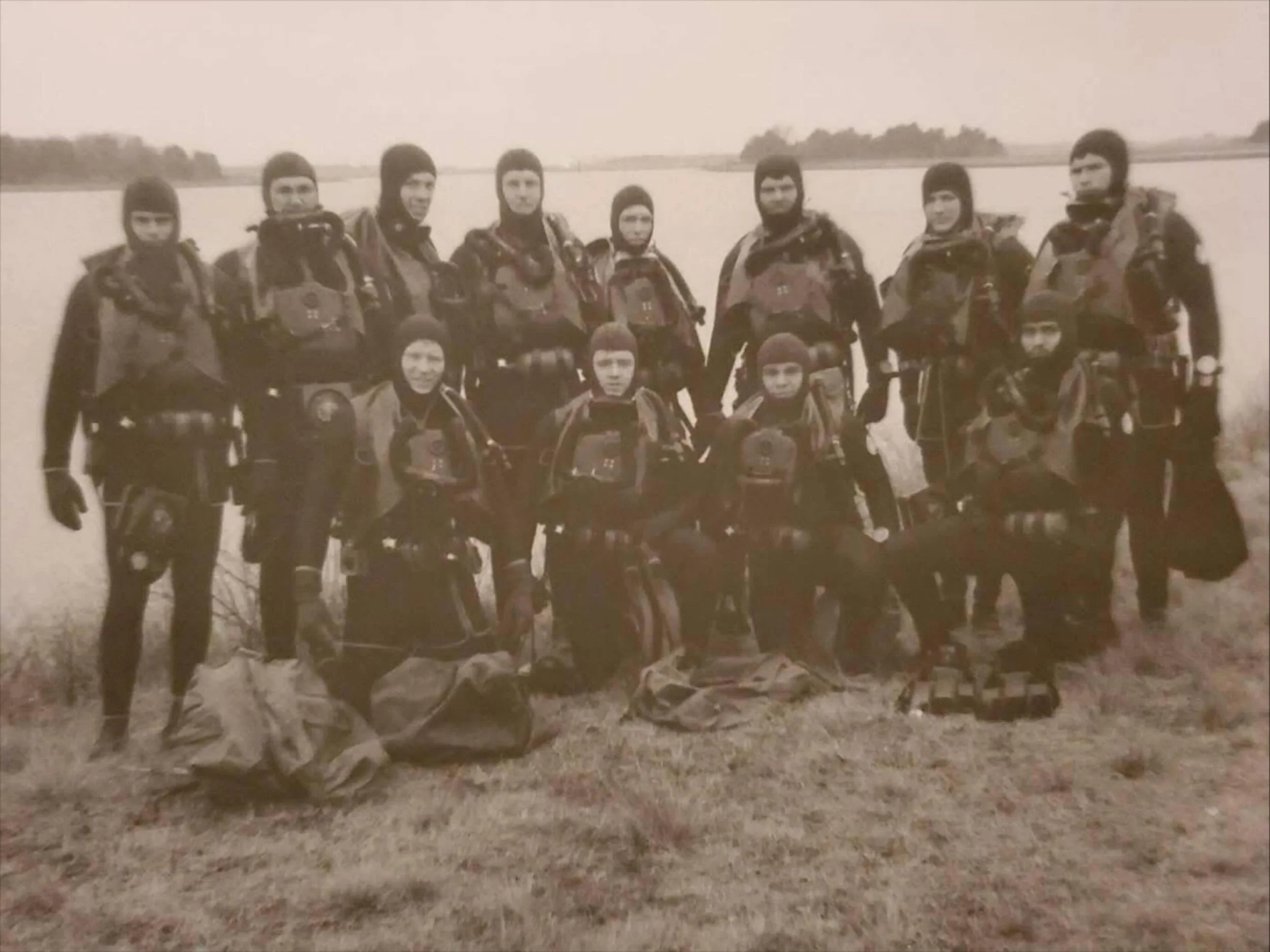 LOE3: Historic Preservation 

Combat Divers from 2nd Force Reconnaissance, circa 1991.

Photo Credit:  Char Quinones

@marinereconfoundation @marine_combatant_diver_course @combat.diver.foundation