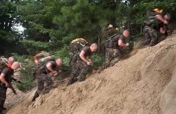 LOE3: Historic Preservation 

Lochness&hellip;.if you enjoyed relaxing jaunts up and down this pleasant piece of terrain, put your class number up!

#ARS #fortstory @marinereconfoundation #vabeach